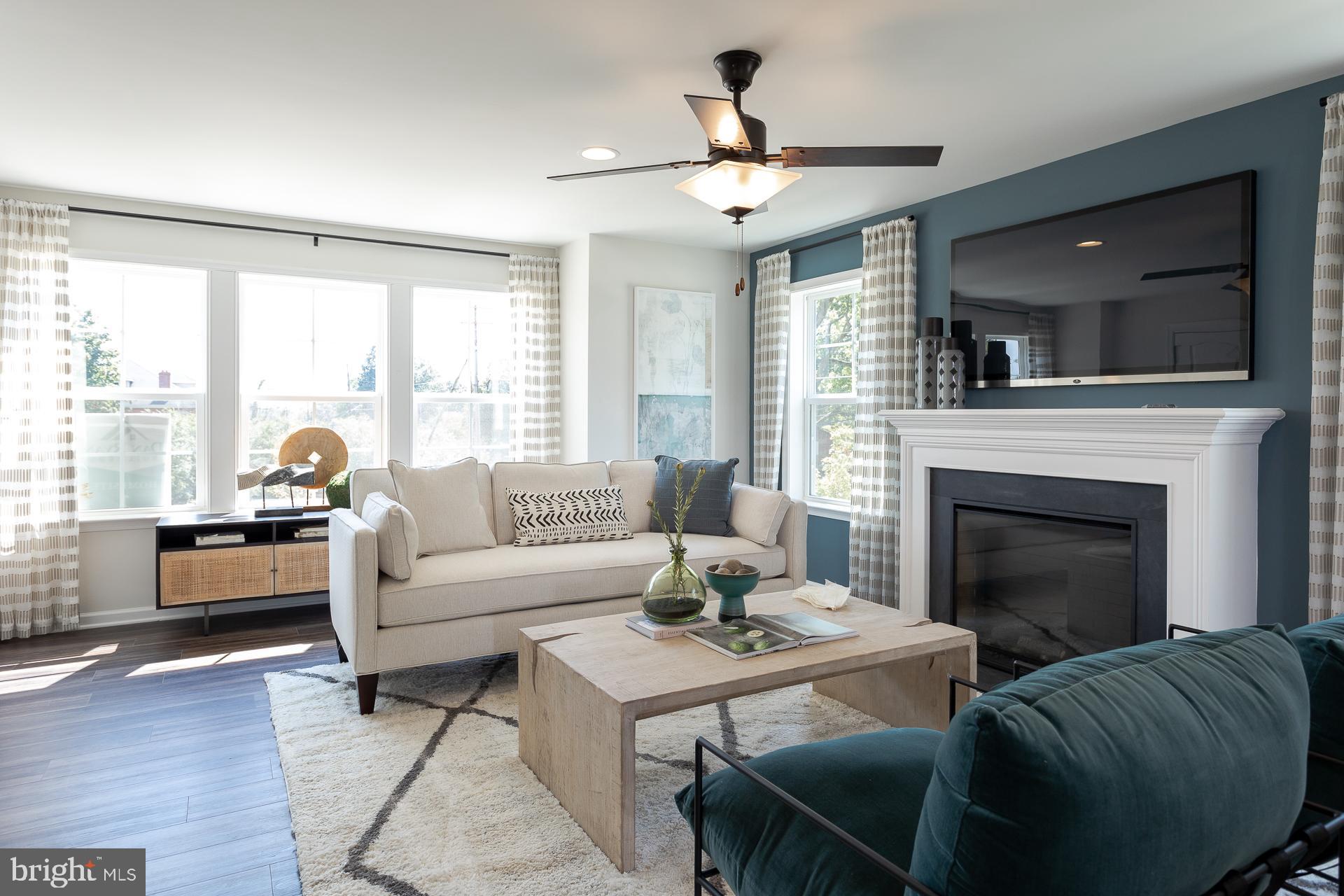 KING'S CROSSING - Residential