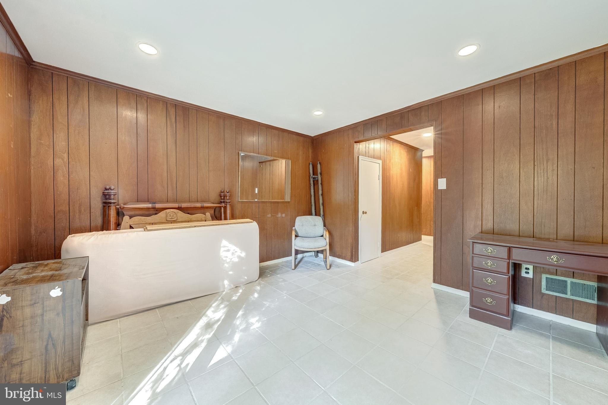 CARDINAL SQUARE - Residential