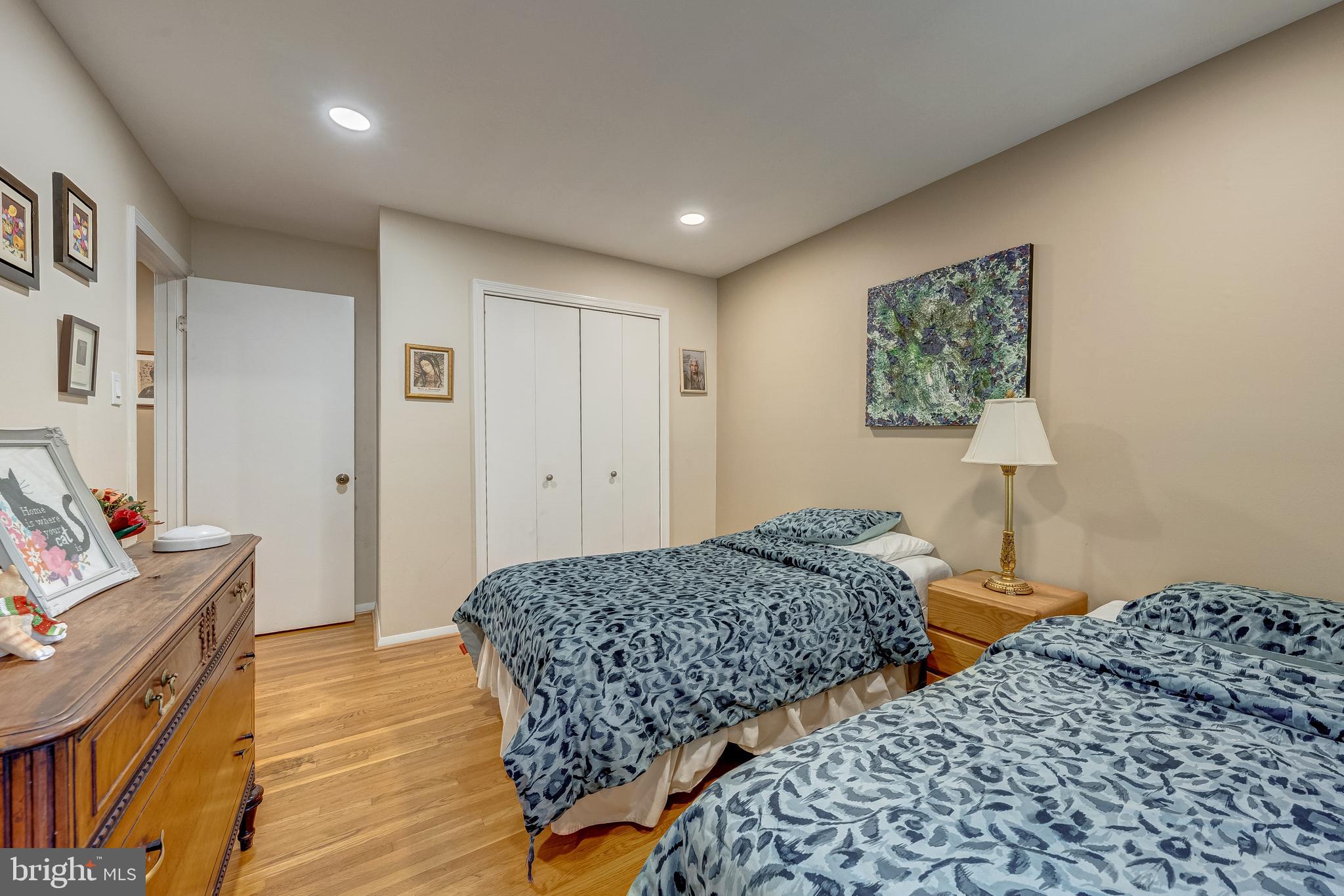 CARDINAL SQUARE - Residential