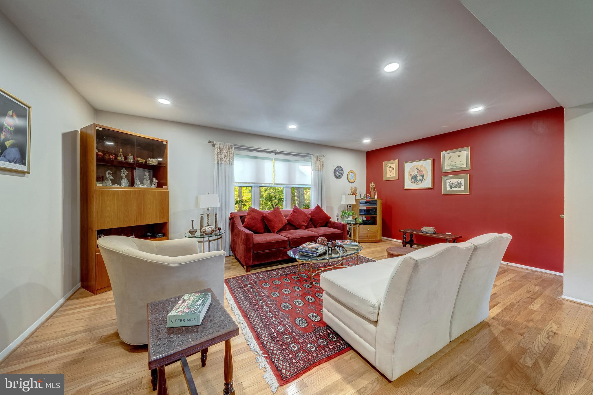 CARDINAL SQUARE - Residential