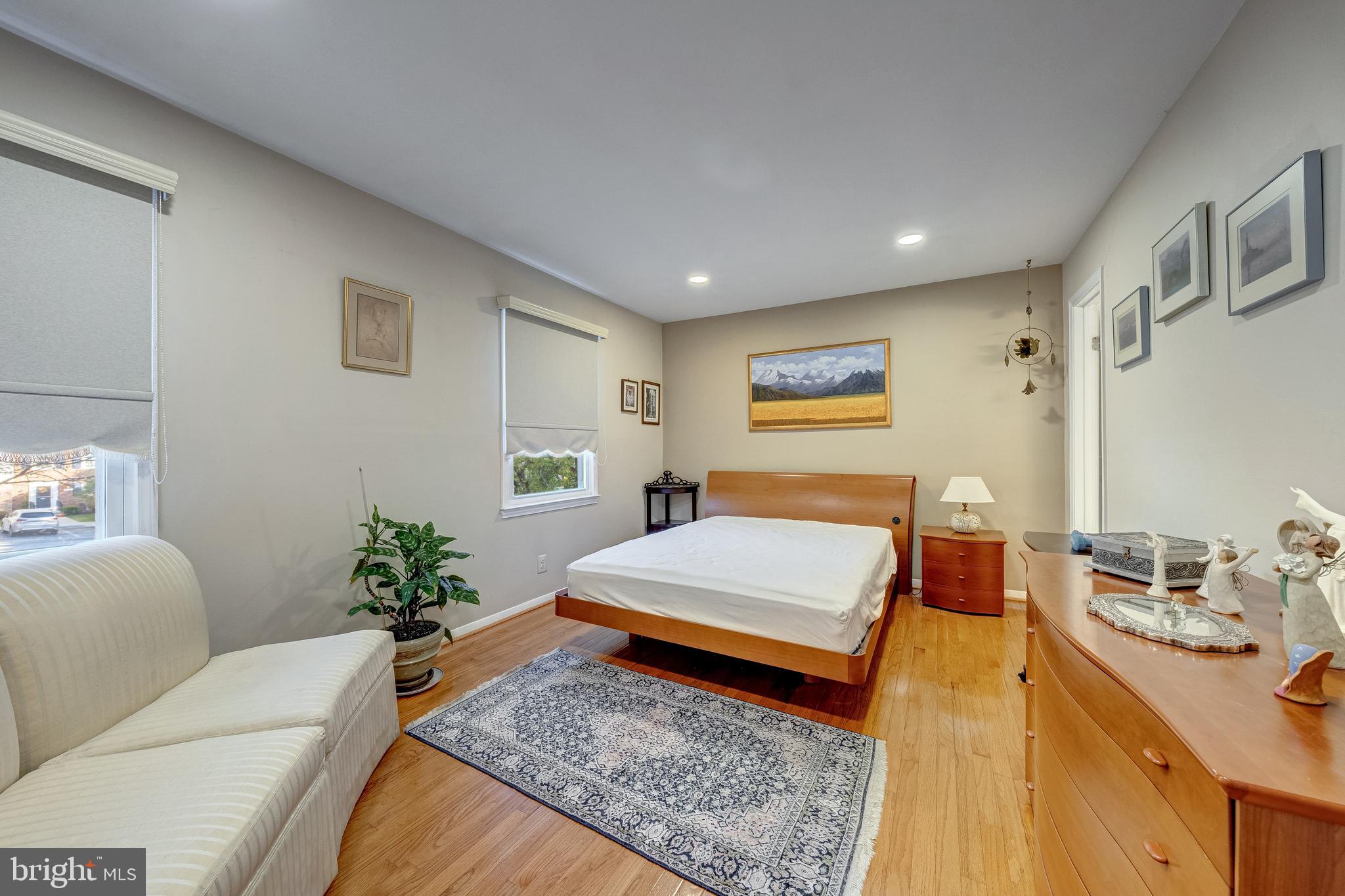 CARDINAL SQUARE - Residential