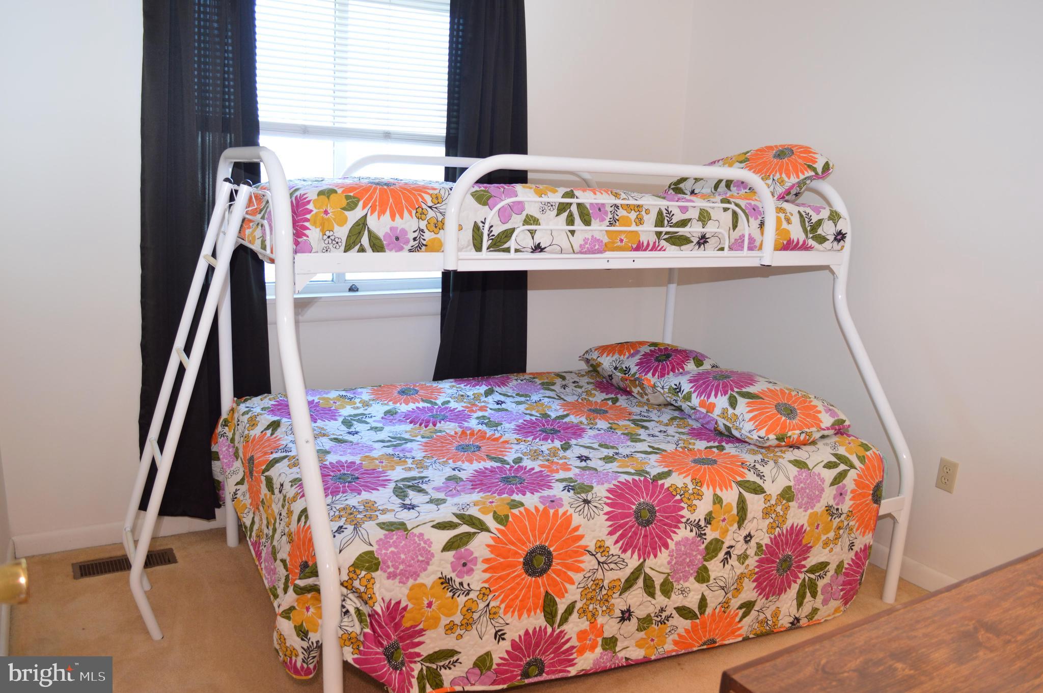 CAINE HARBOR MILE - Residential