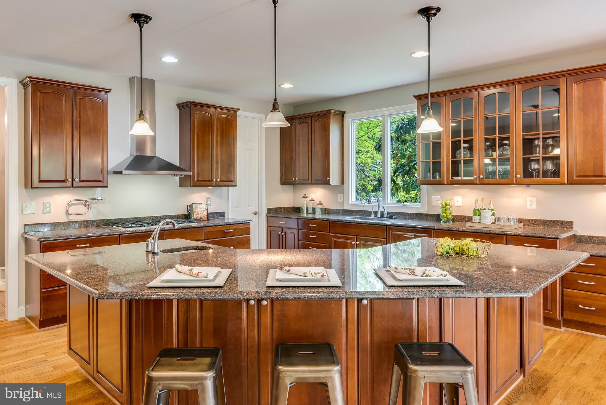 WHITEHALL MANOR - Residential