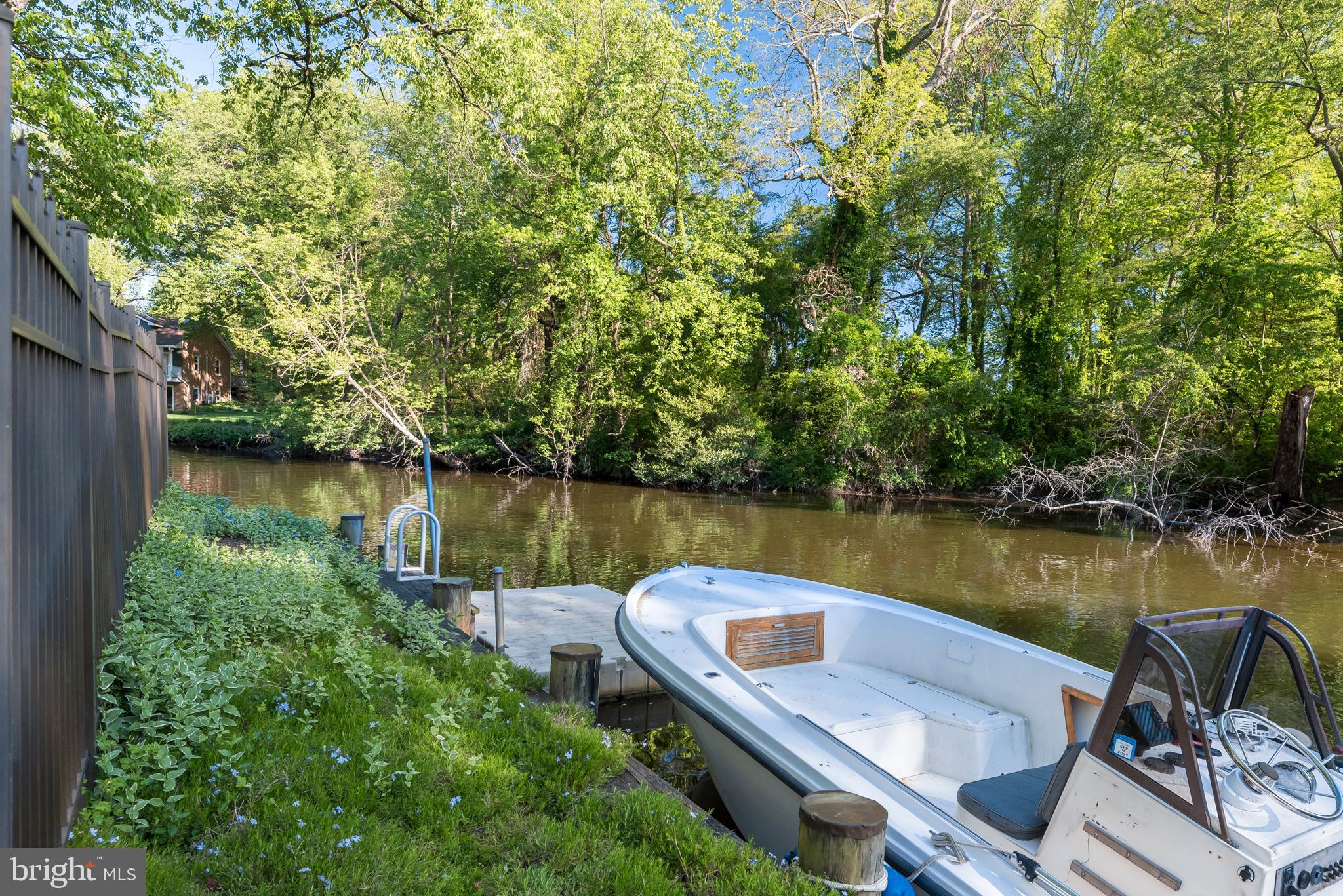 WHITEHALL MANOR - Residential