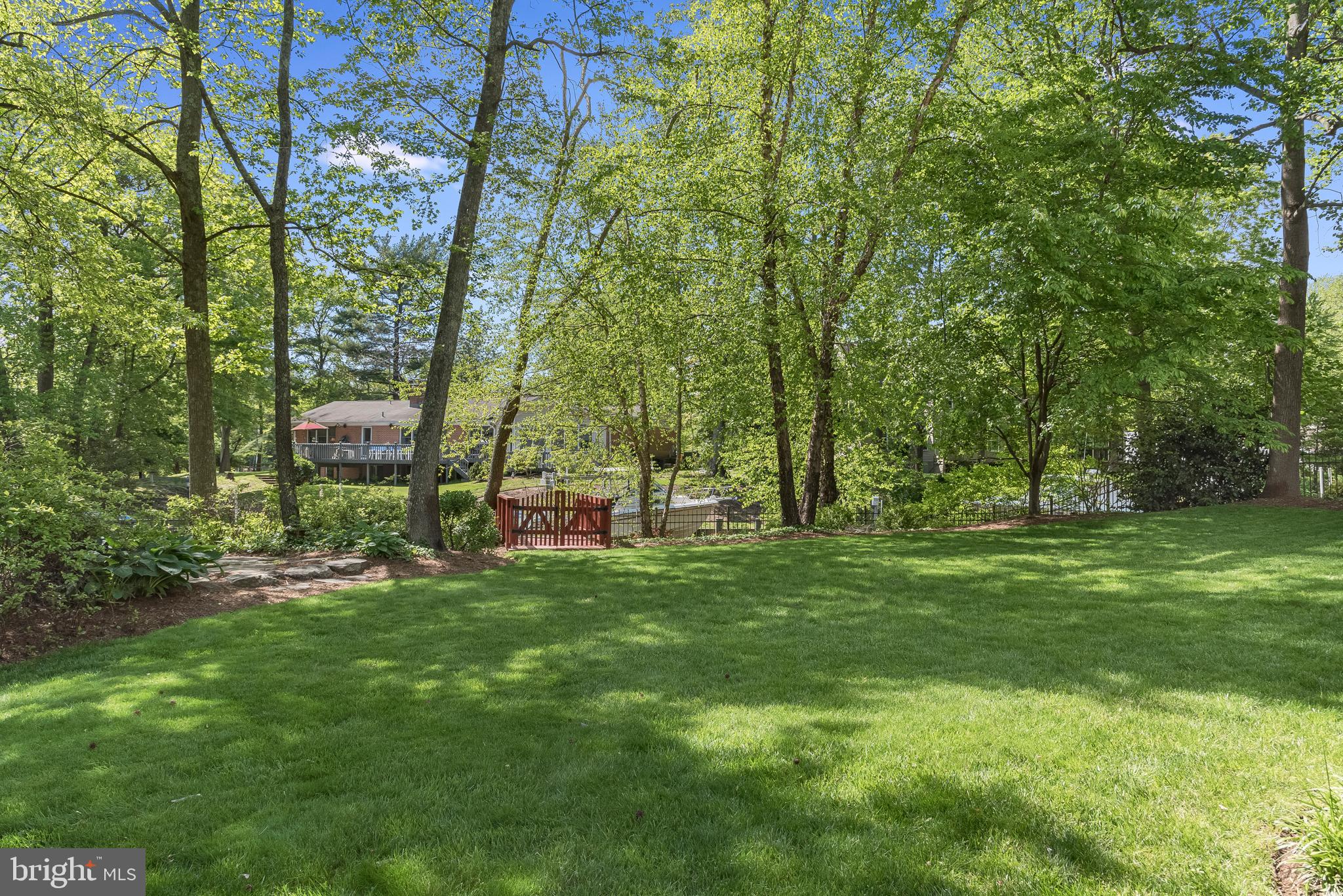 WHITEHALL MANOR - Residential