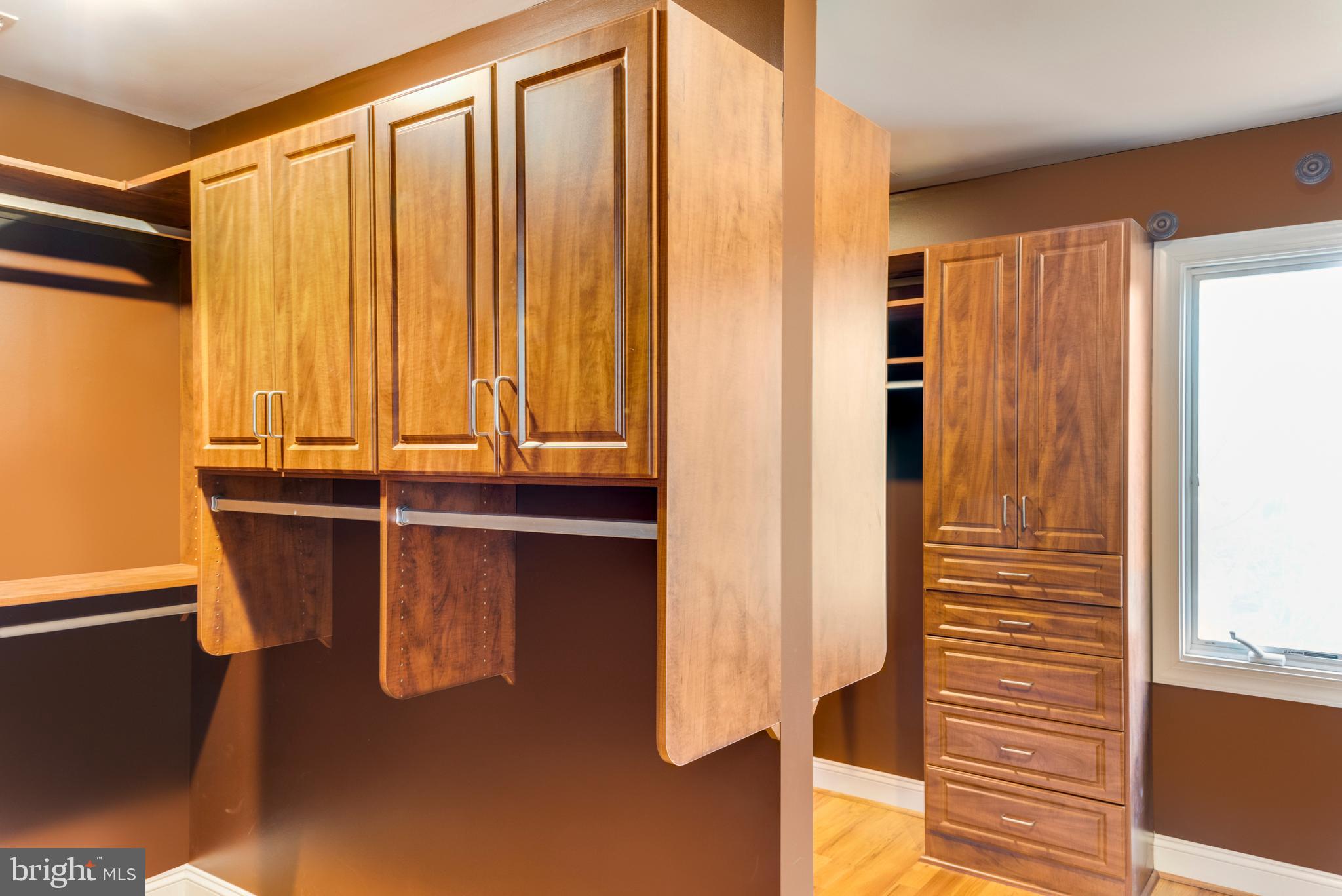 WHITEHALL MANOR - Residential