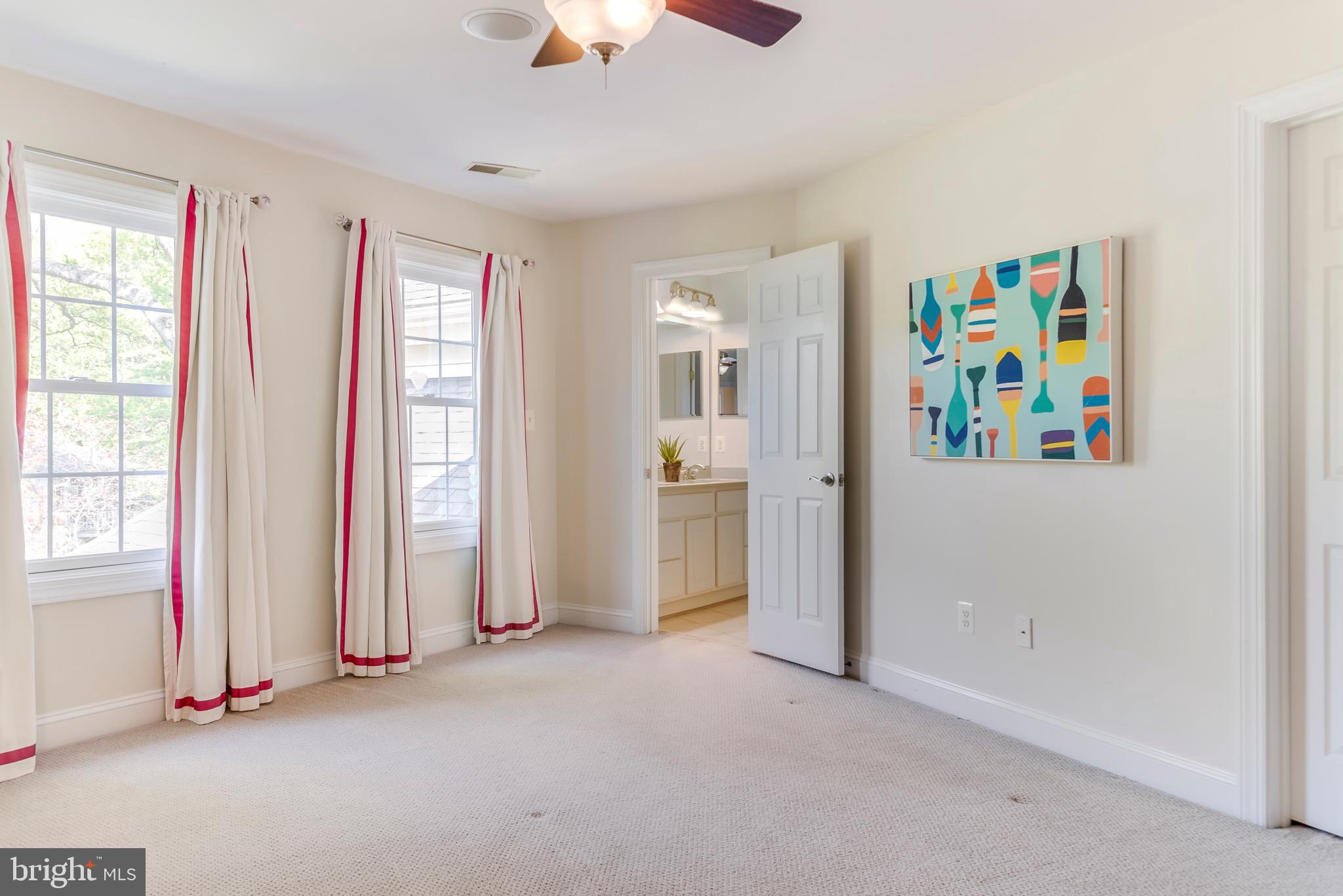 WHITEHALL MANOR - Residential