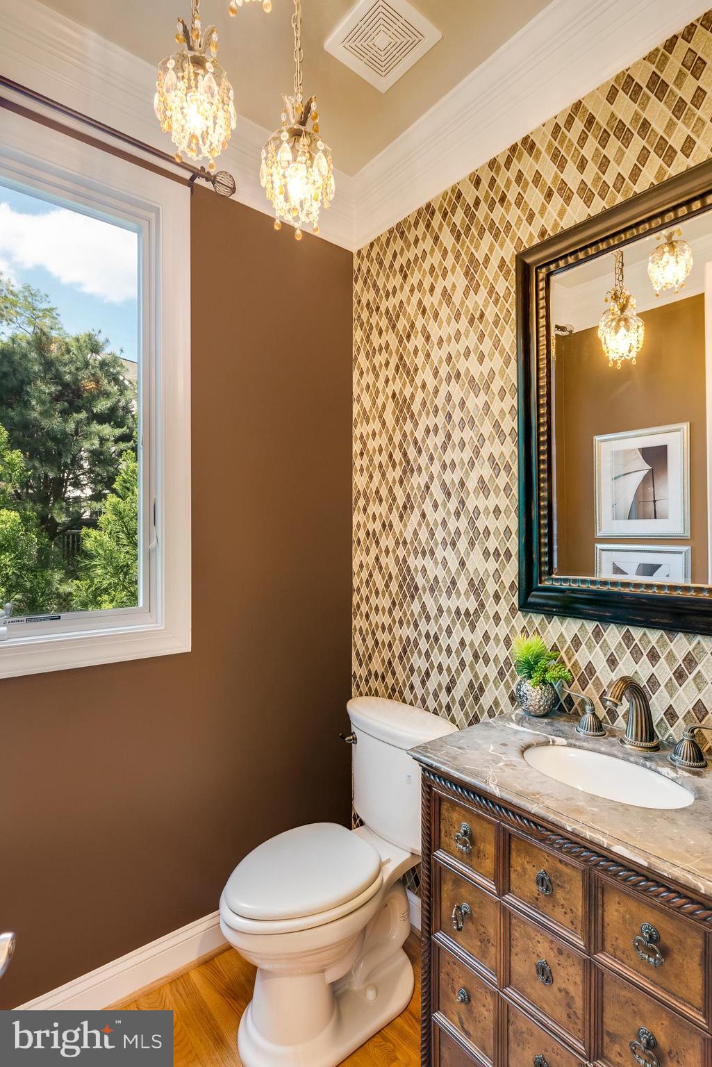 WHITEHALL MANOR - Residential