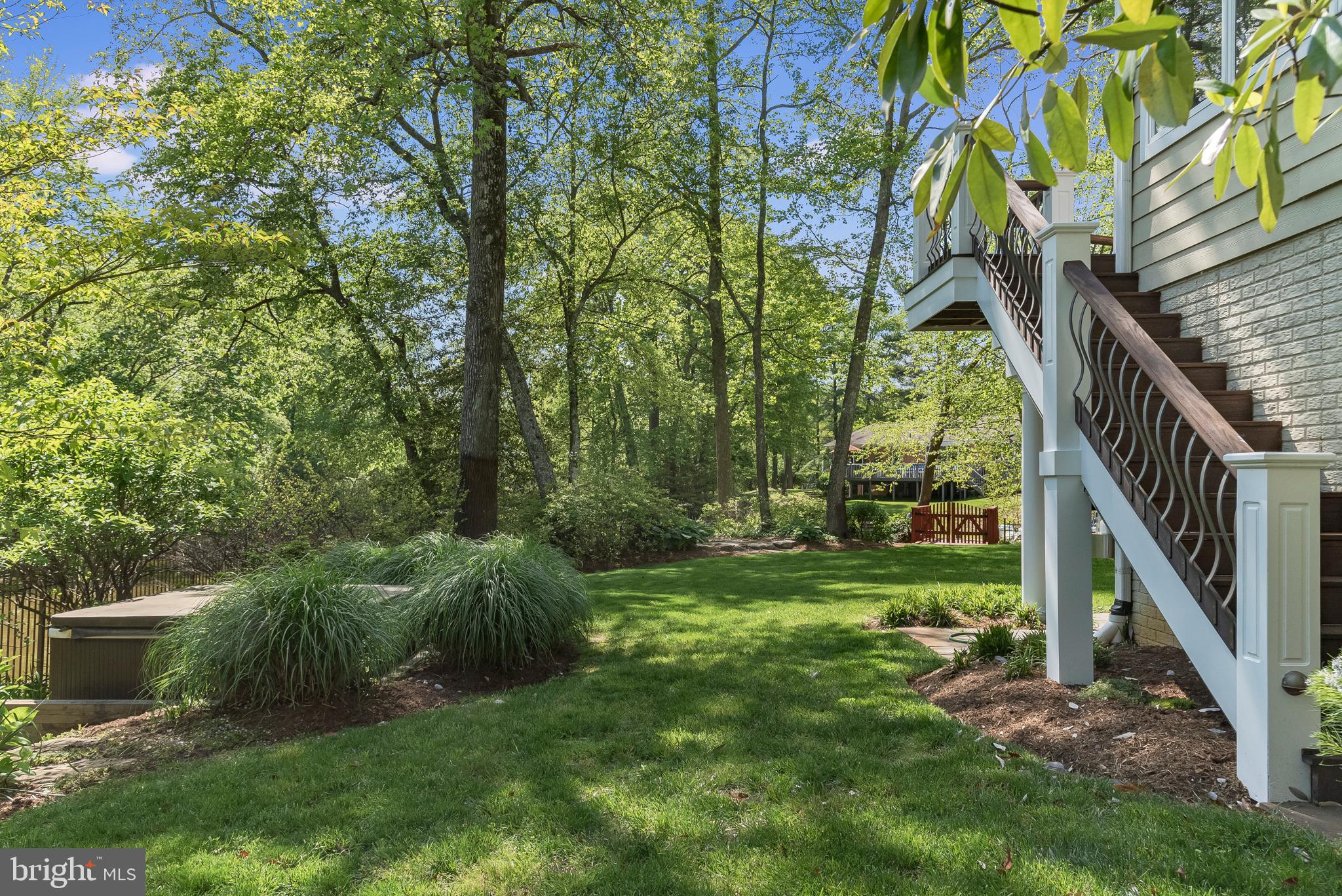 WHITEHALL MANOR - Residential