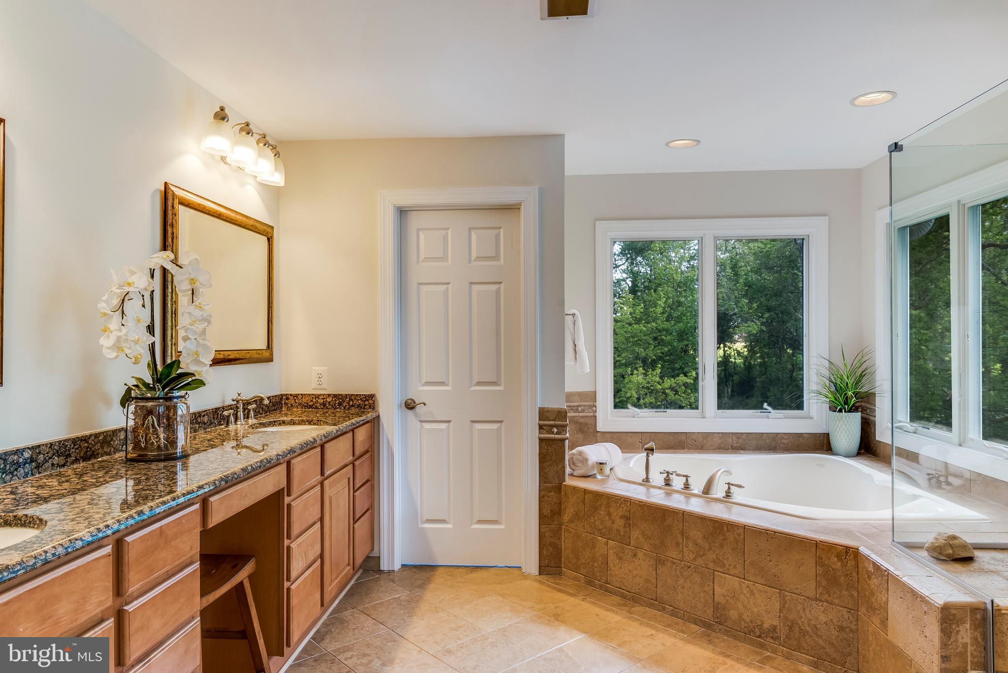 WHITEHALL MANOR - Residential