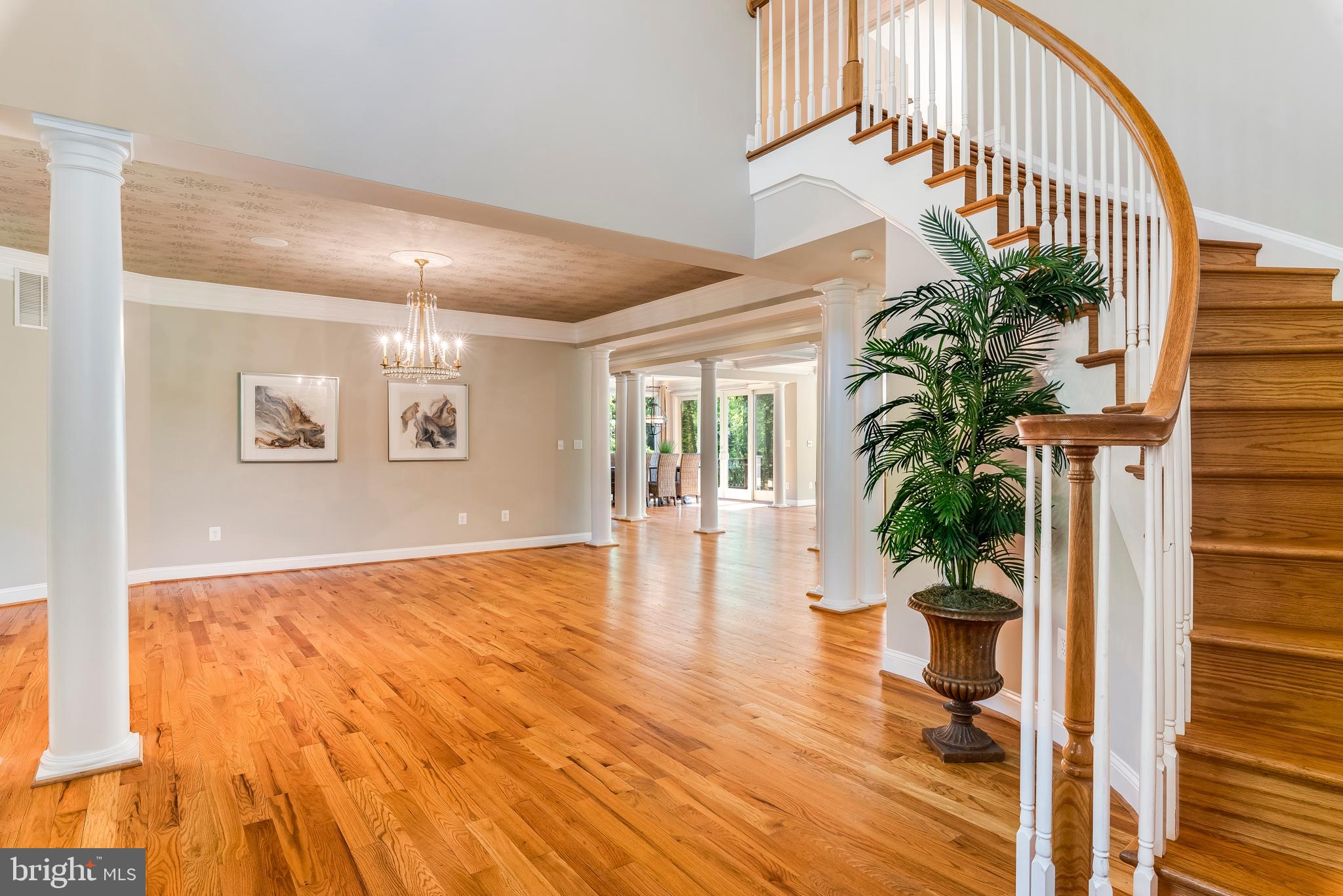 WHITEHALL MANOR - Residential