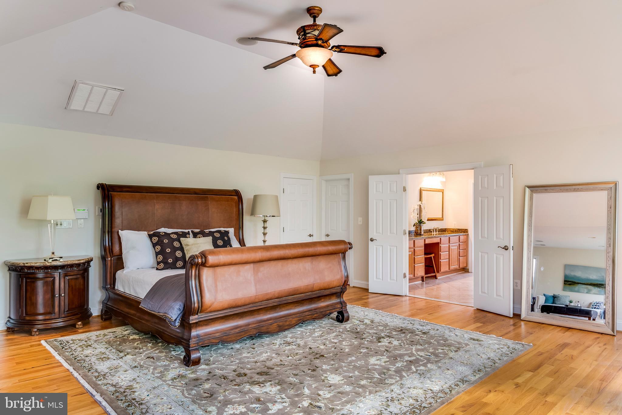 WHITEHALL MANOR - Residential