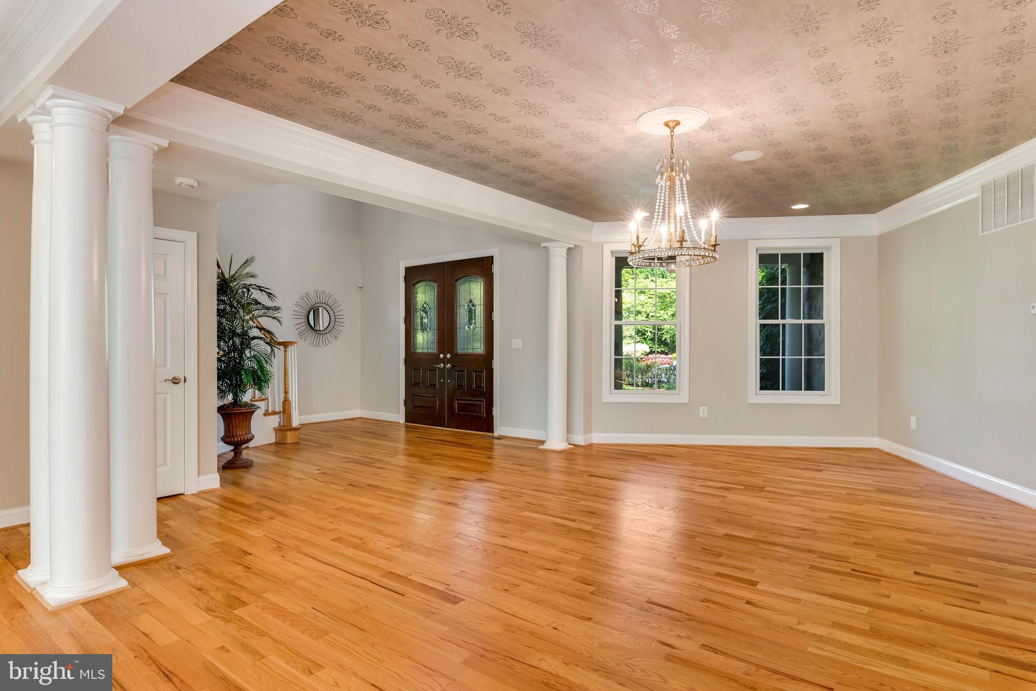 WHITEHALL MANOR - Residential