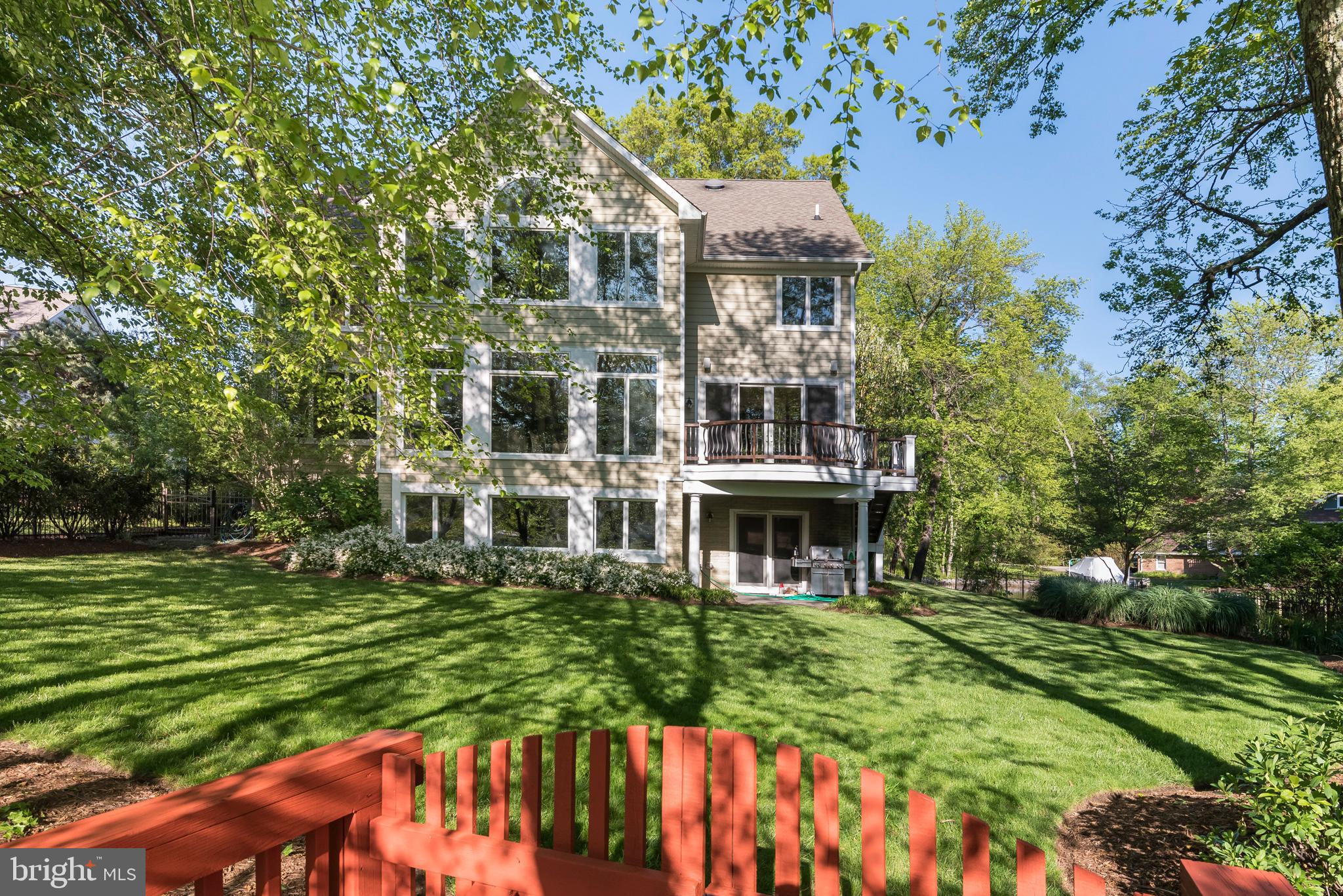 WHITEHALL MANOR - Residential