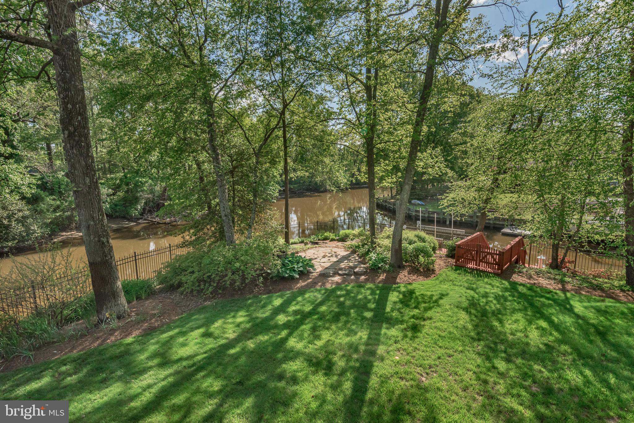 WHITEHALL MANOR - Residential