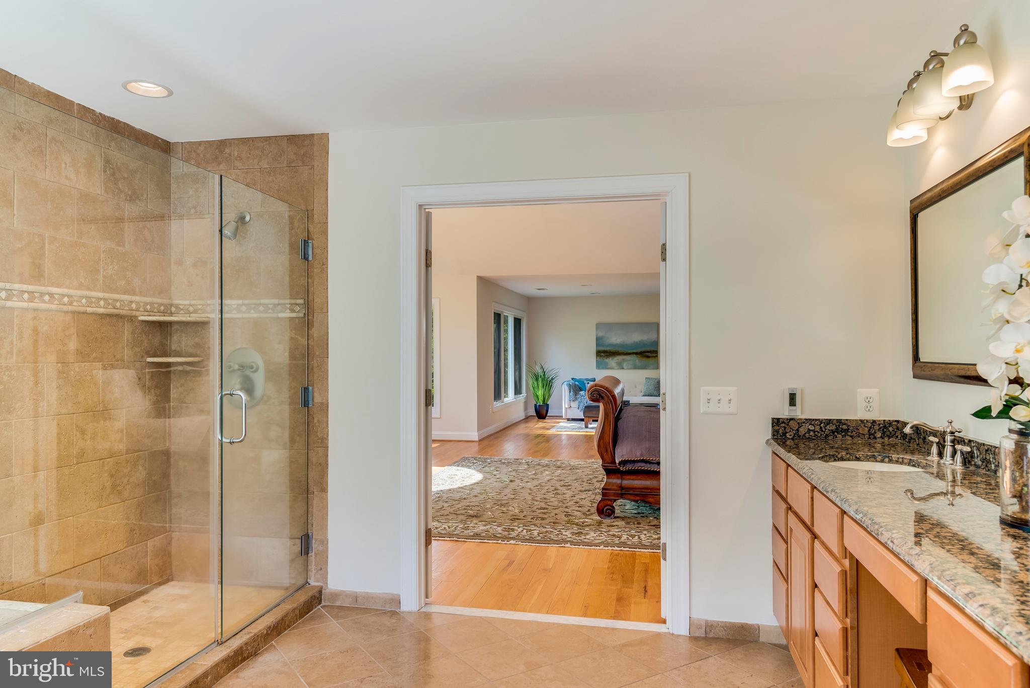 WHITEHALL MANOR - Residential