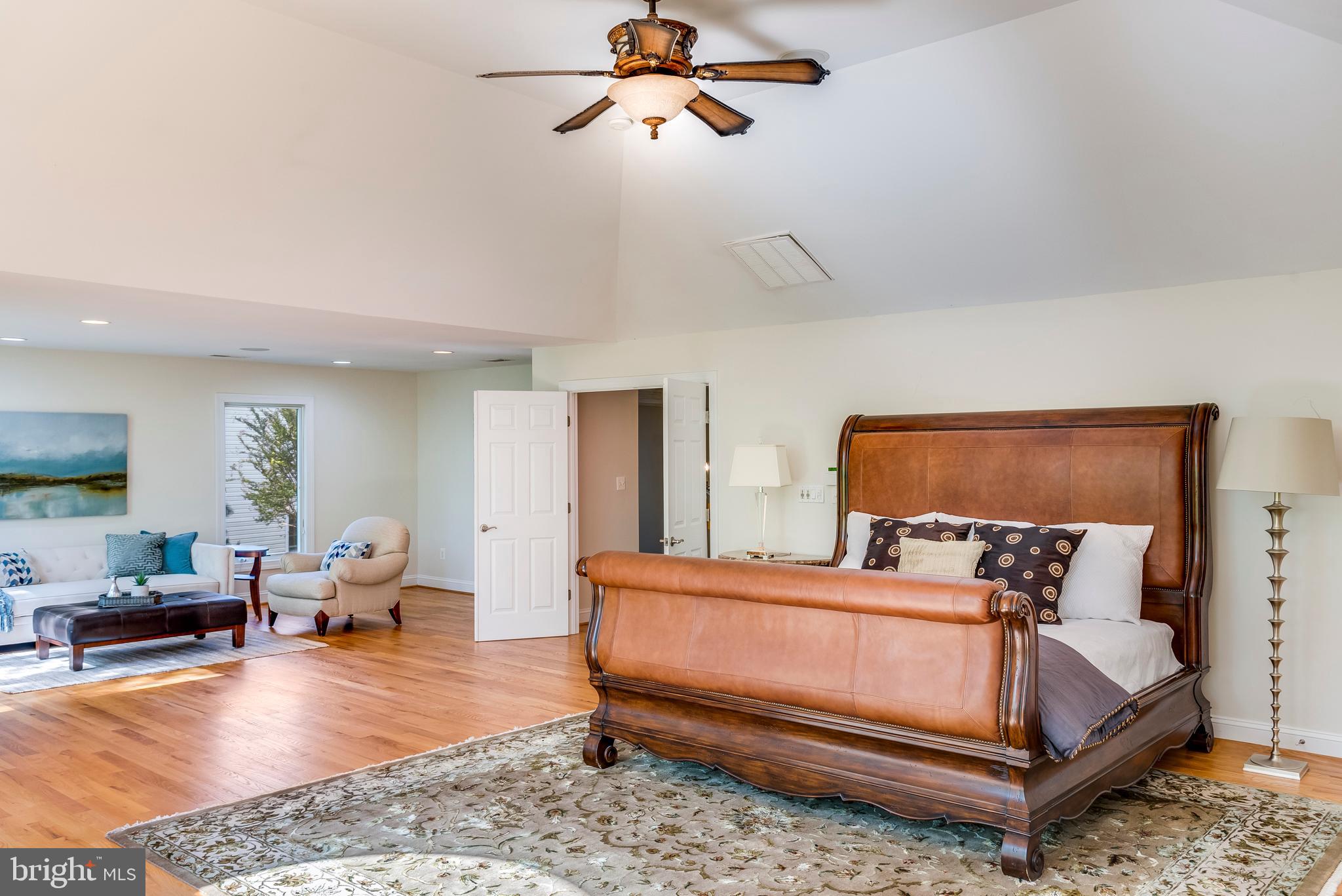 WHITEHALL MANOR - Residential