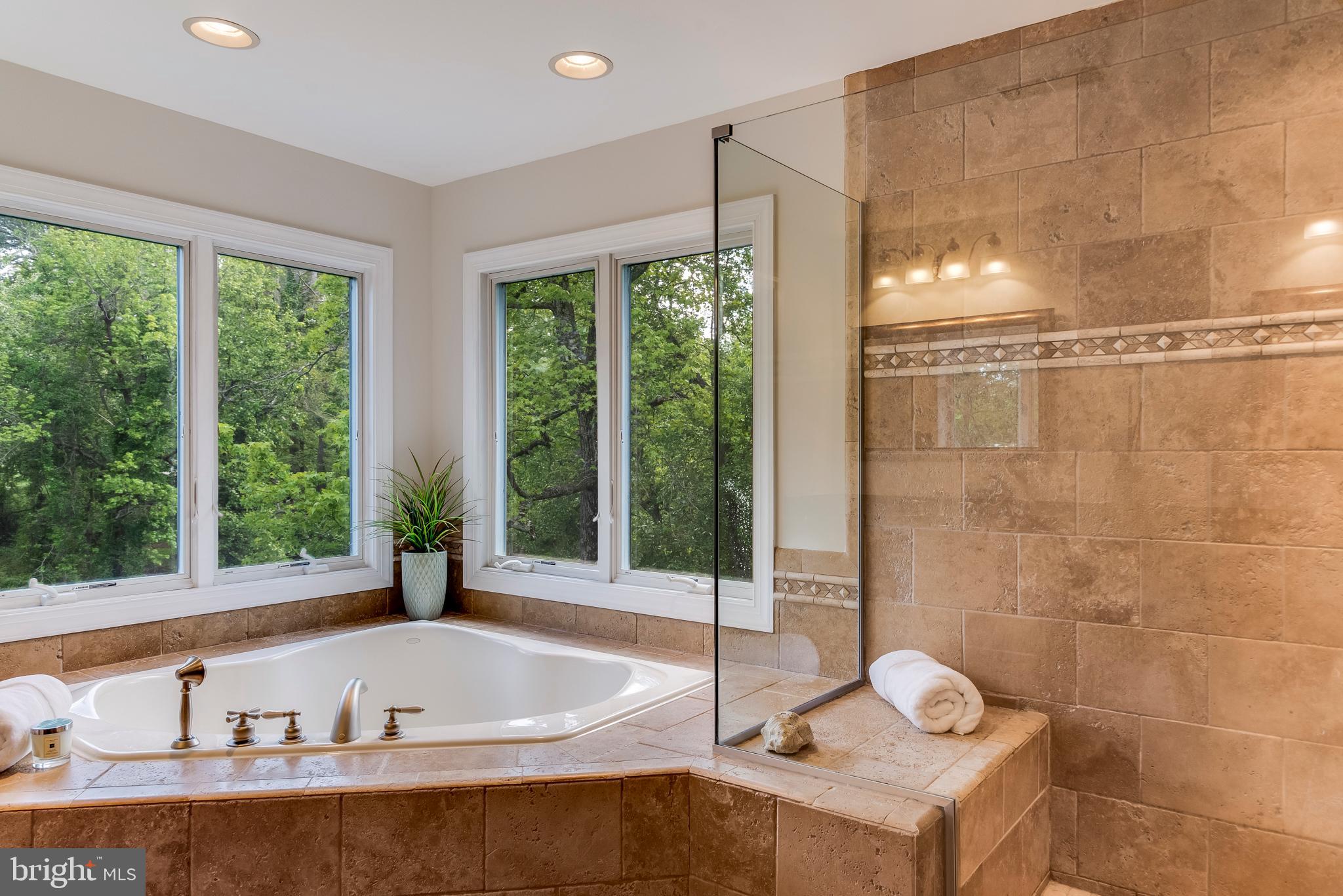 WHITEHALL MANOR - Residential