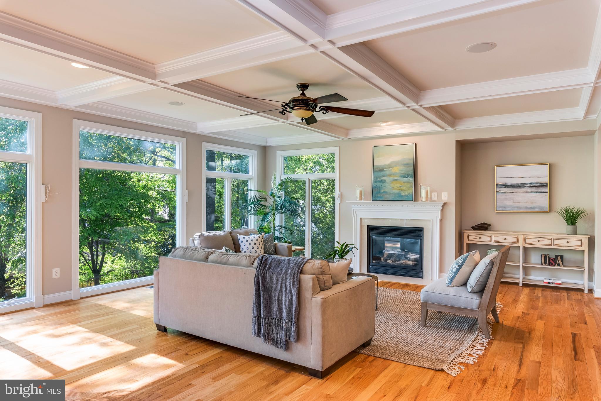 WHITEHALL MANOR - Residential