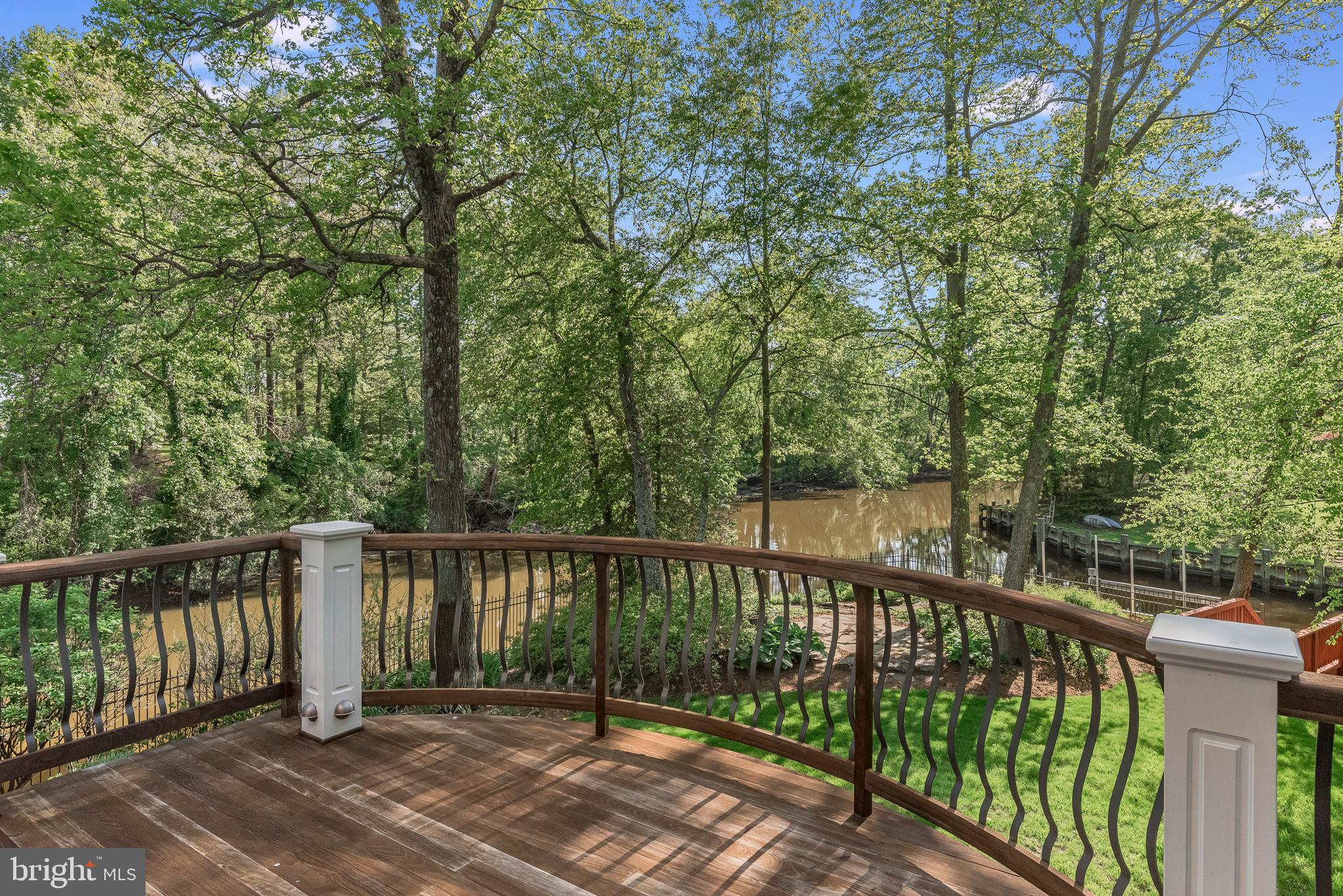 WHITEHALL MANOR - Residential