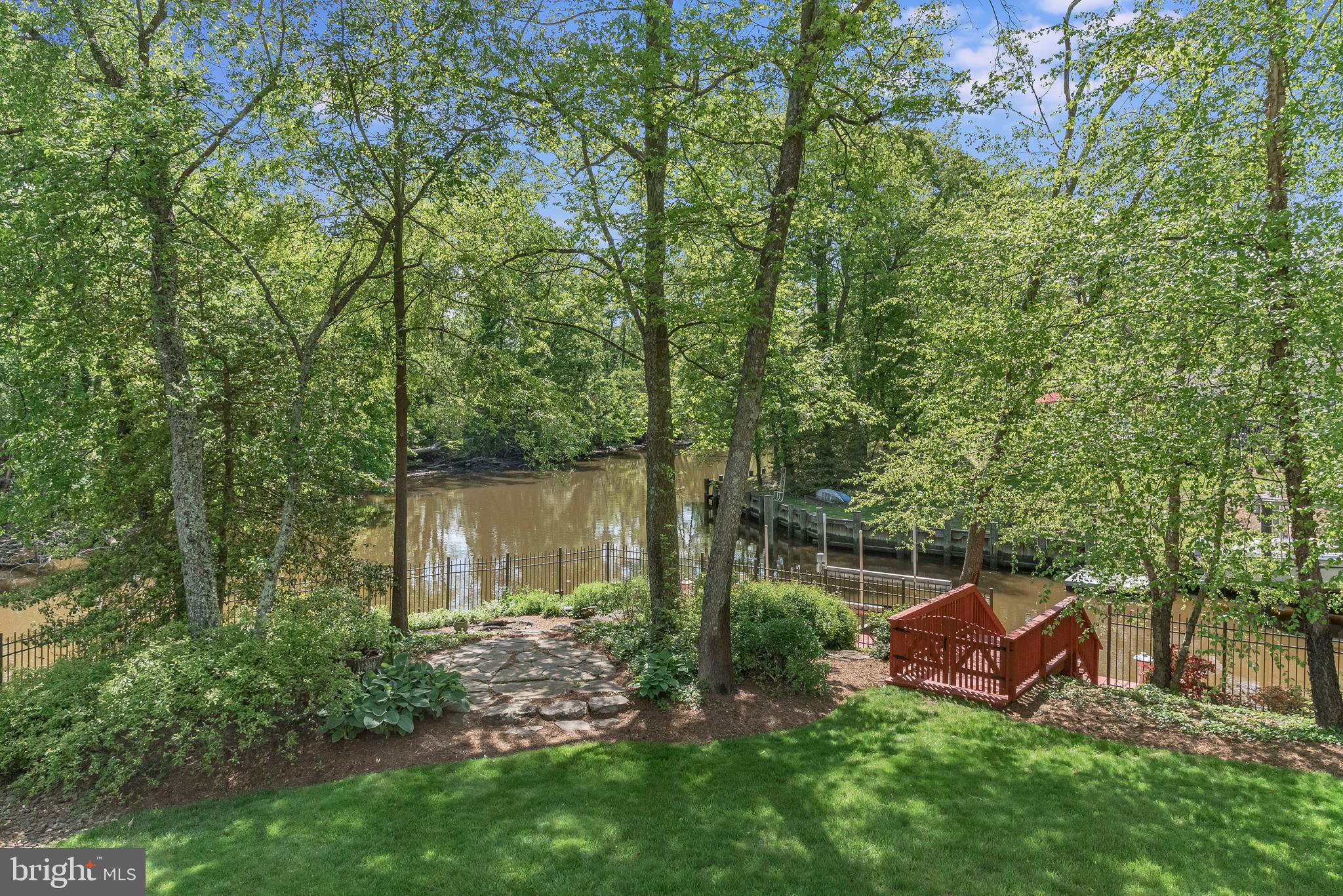 WHITEHALL MANOR - Residential