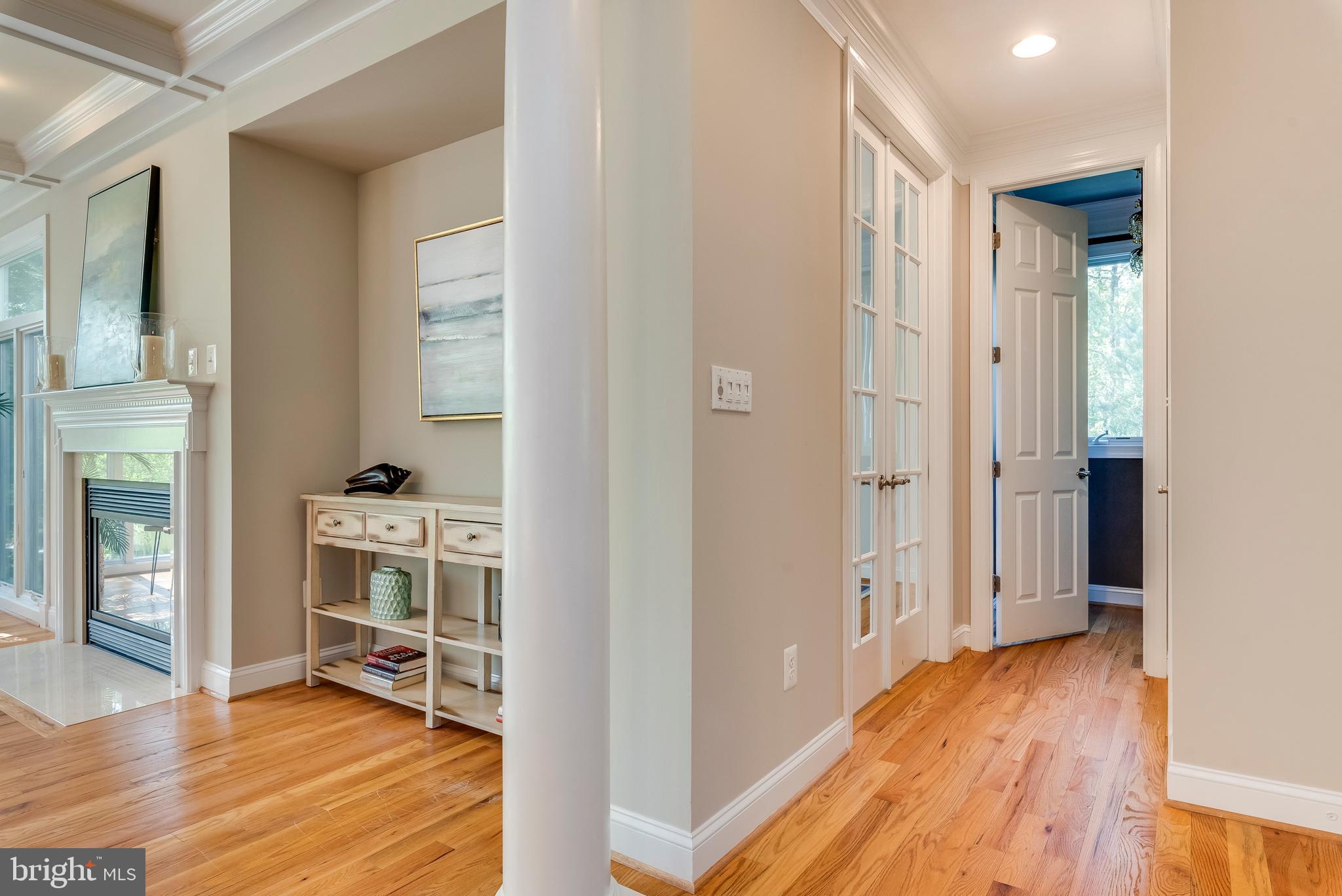 WHITEHALL MANOR - Residential