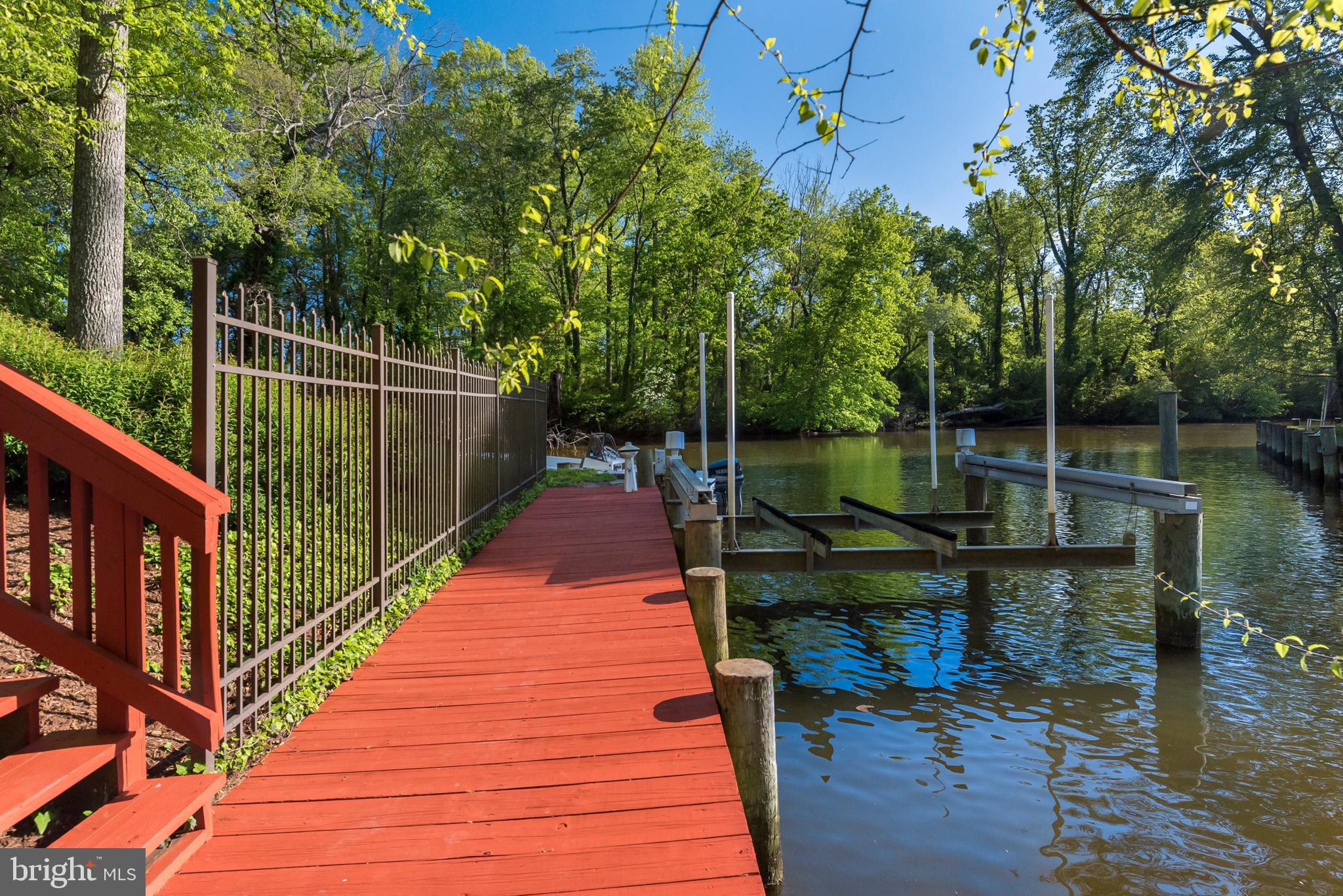 WHITEHALL MANOR - Residential