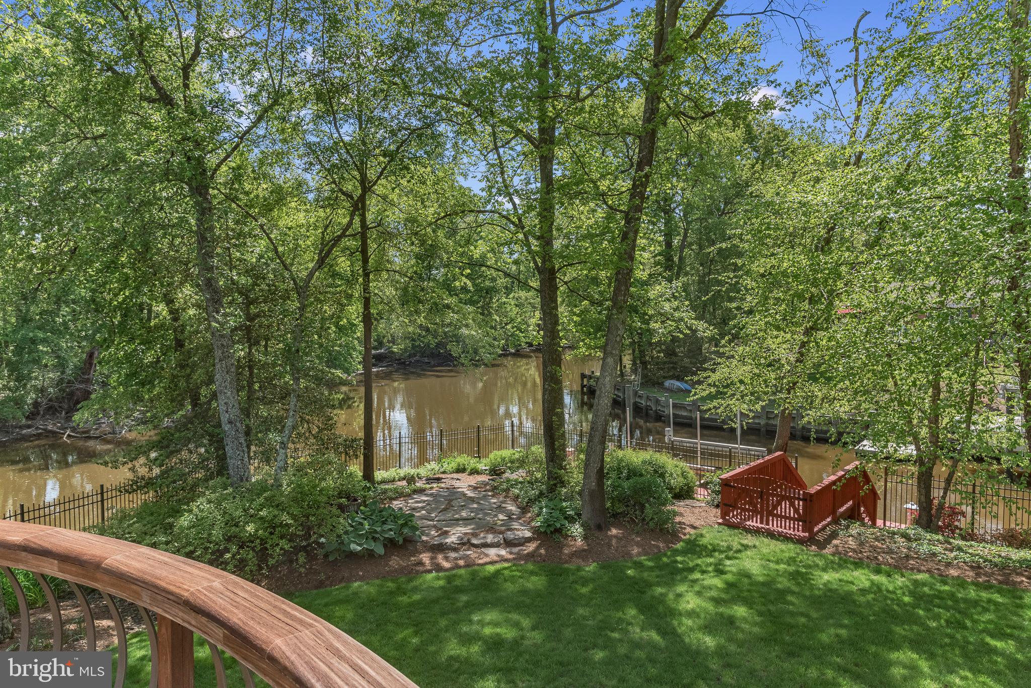 WHITEHALL MANOR - Residential