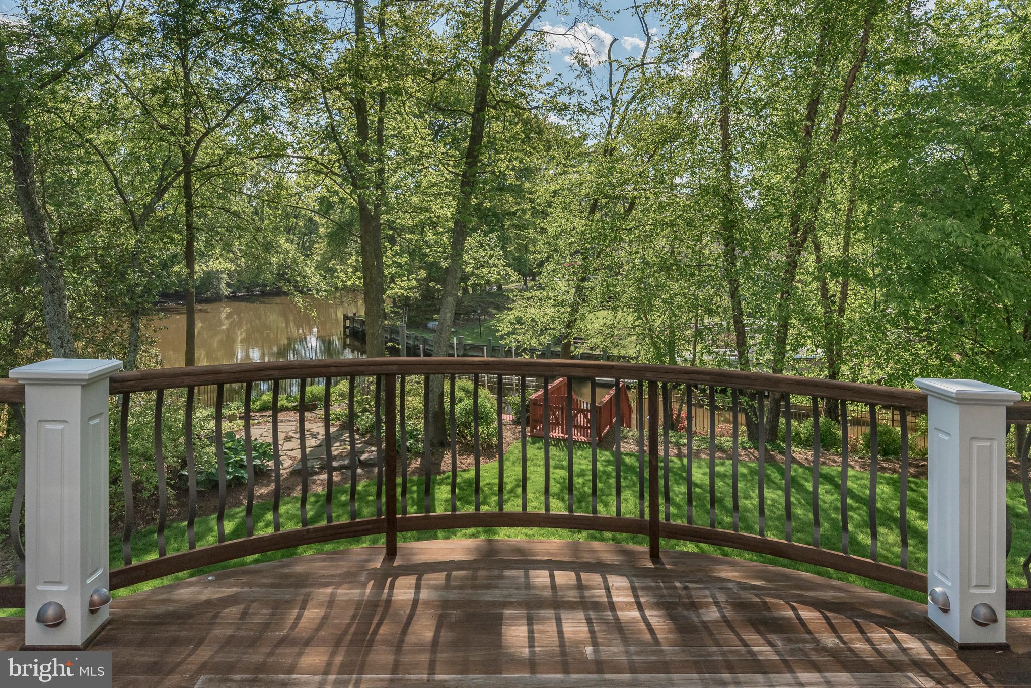 WHITEHALL MANOR - Residential