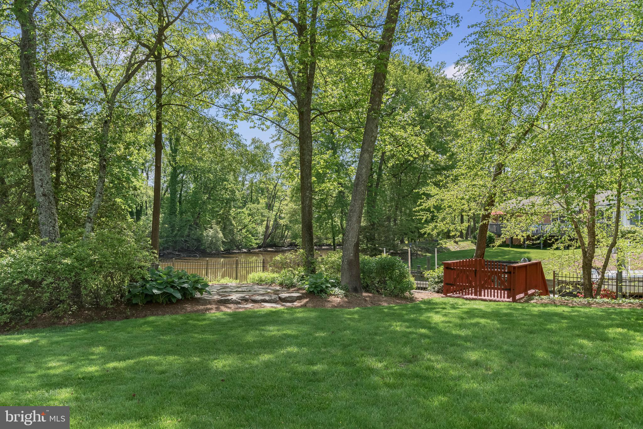 WHITEHALL MANOR - Residential