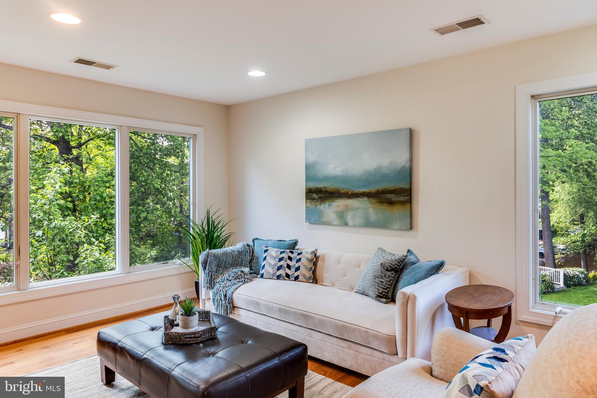 WHITEHALL MANOR - Residential