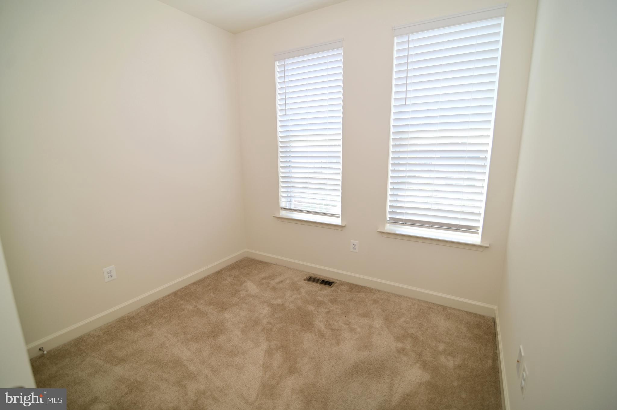 WOOD GLEN - Residential