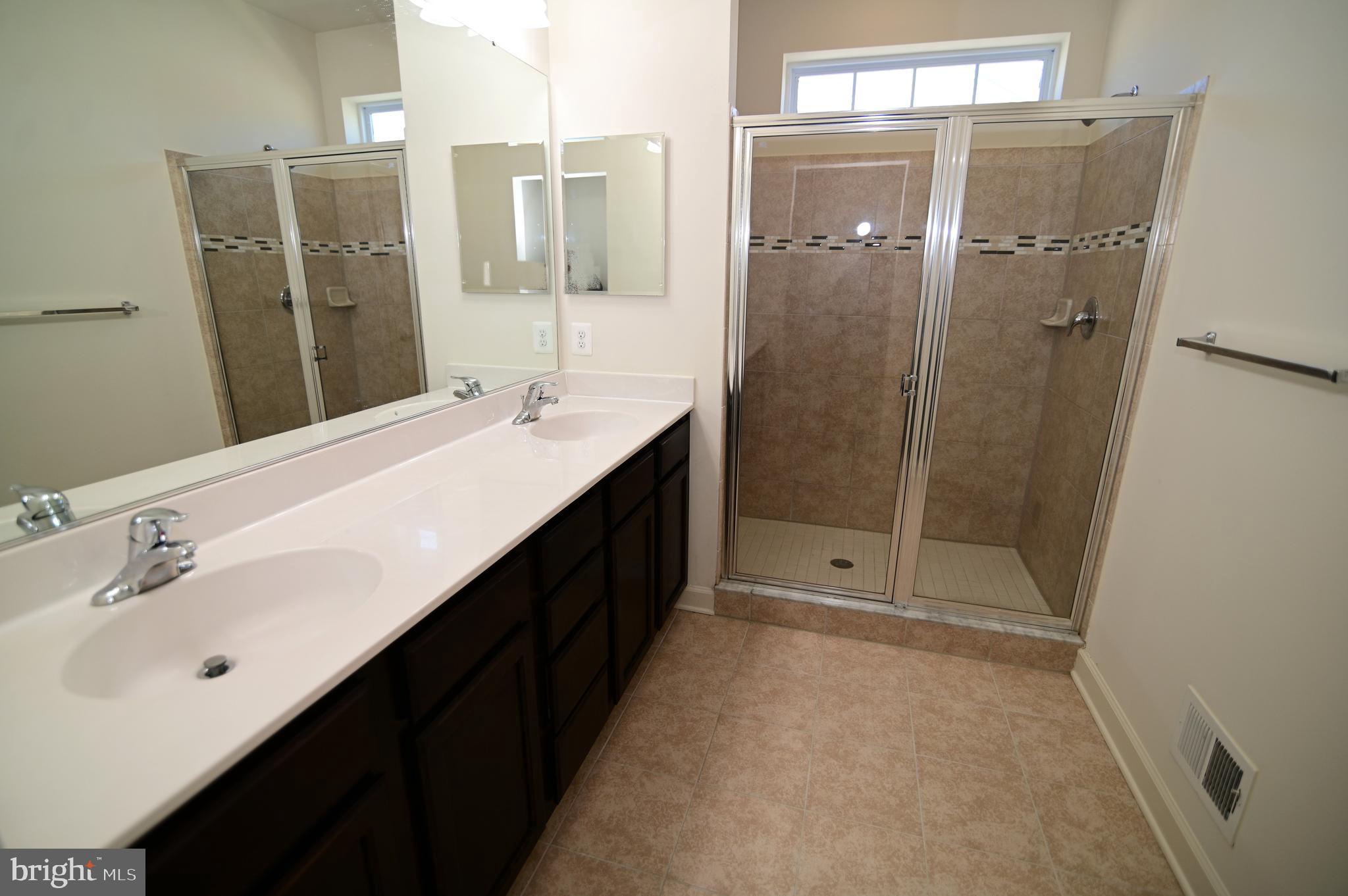 WOOD GLEN - Residential