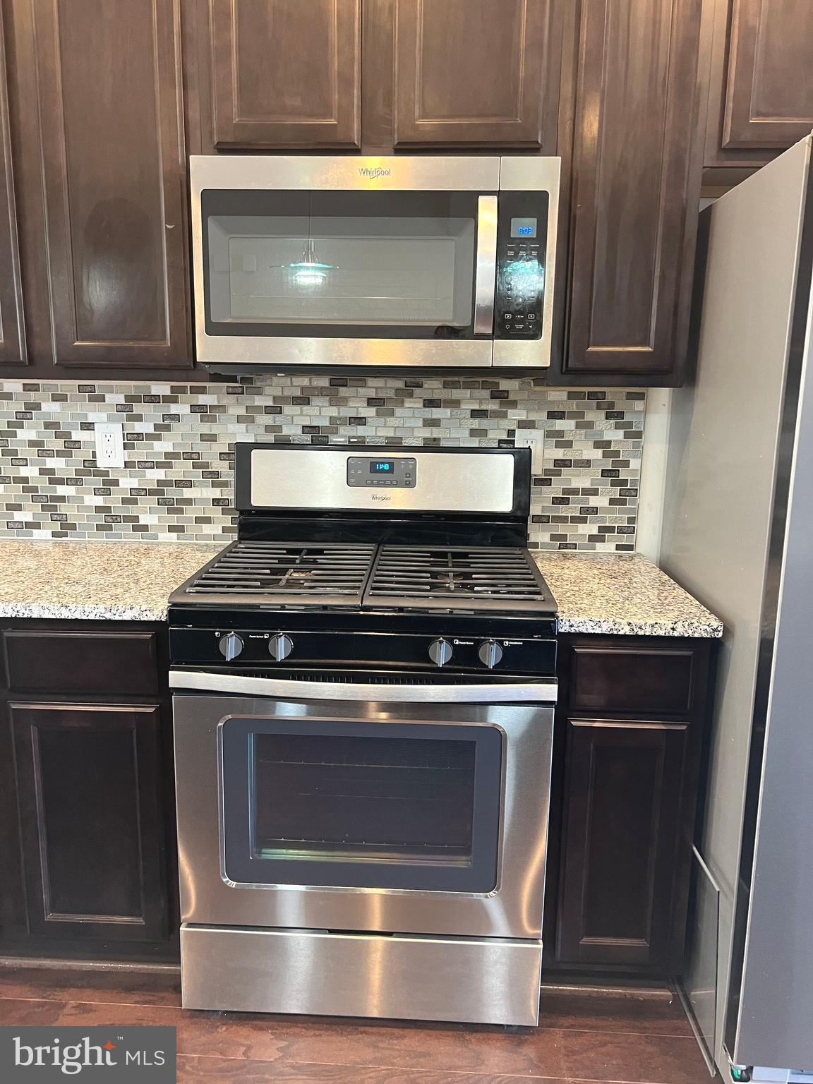 WOOD GLEN - Residential