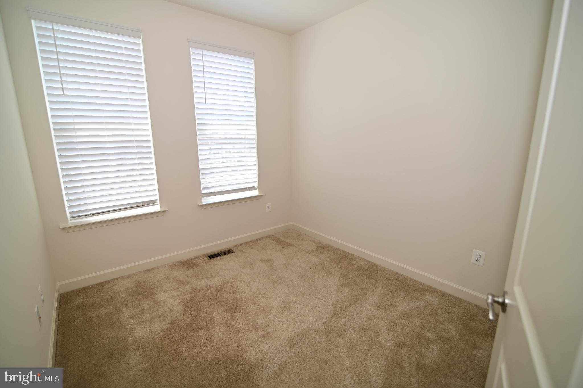 WOOD GLEN - Residential