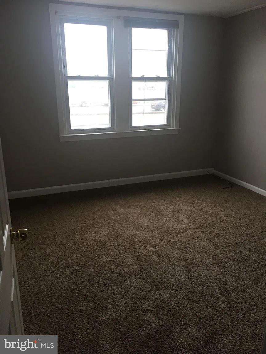 OXFORD CIRCLE - Residential Income