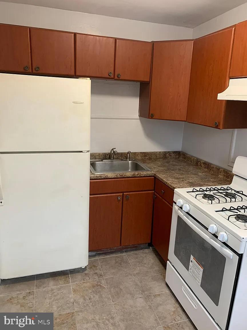 OXFORD CIRCLE - Residential Income