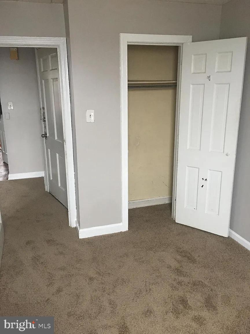 OXFORD CIRCLE - Residential Income