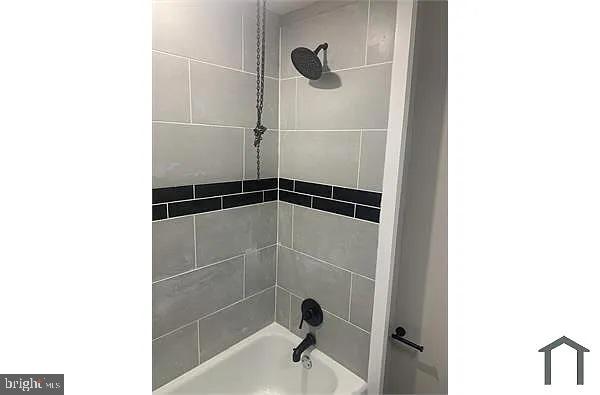 OXFORD CIRCLE - Residential Income