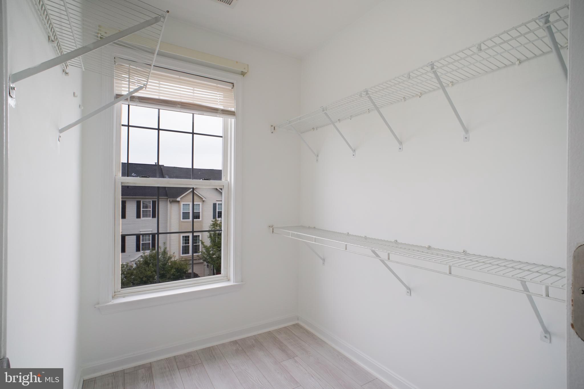 POTOMAC LAKES - Residential