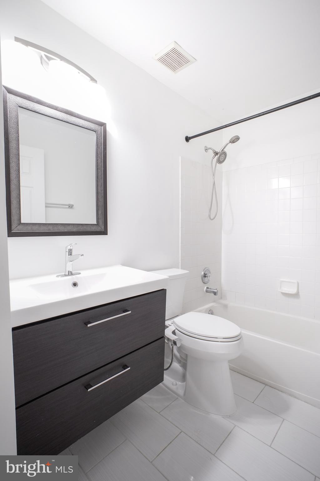 POTOMAC LAKES - Residential