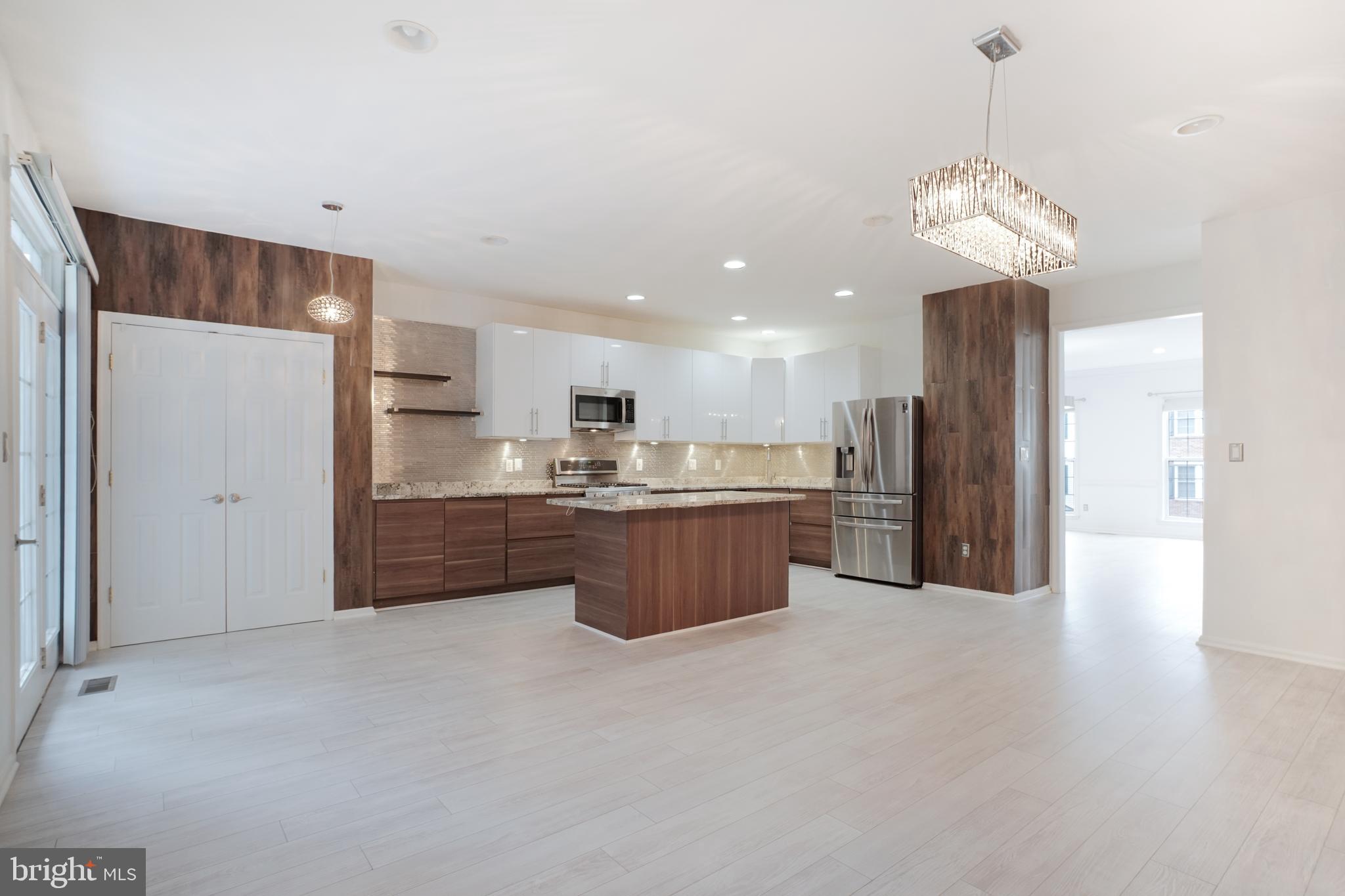 POTOMAC LAKES - Residential