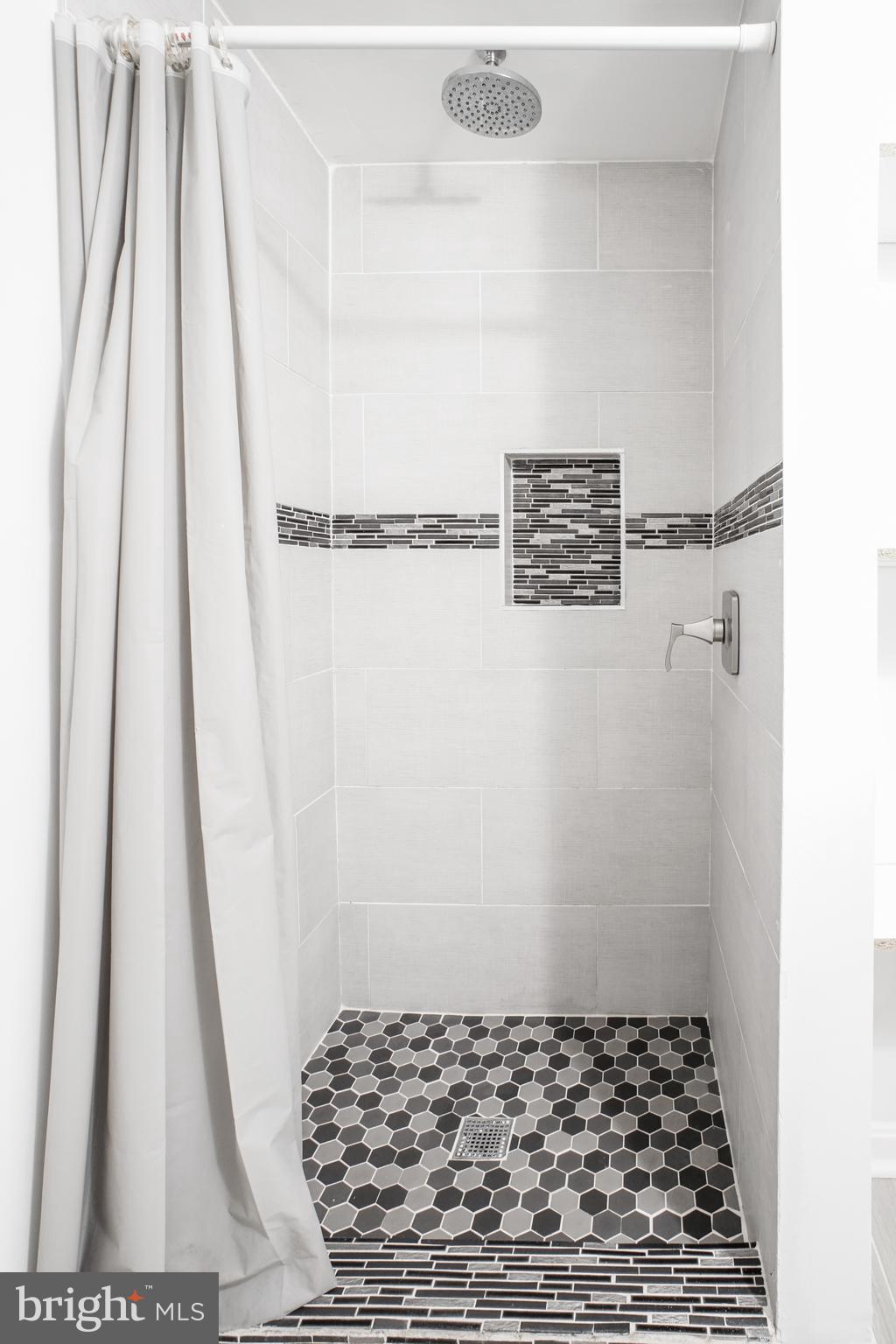 POTOMAC LAKES - Residential