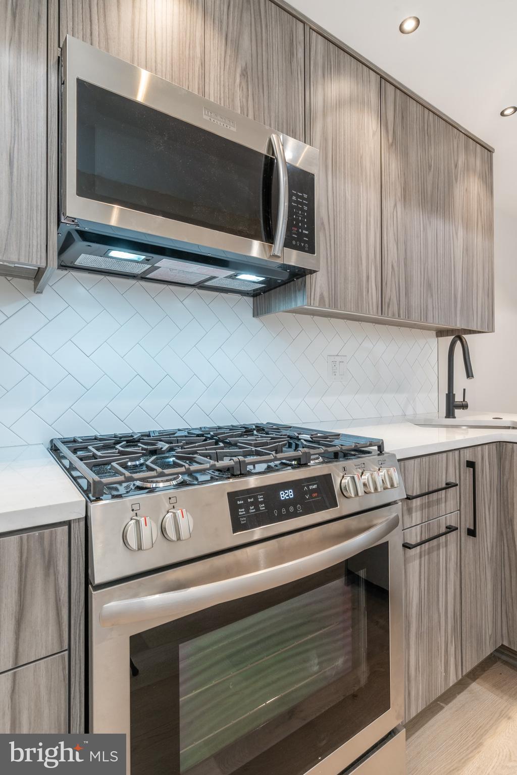 LUDLOW - Residential Income