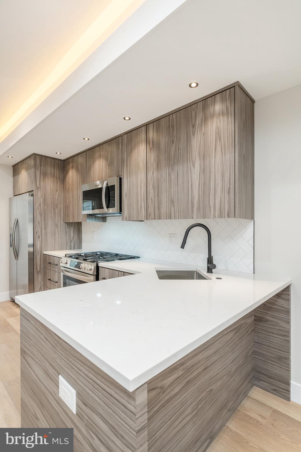 LUDLOW - Residential Income