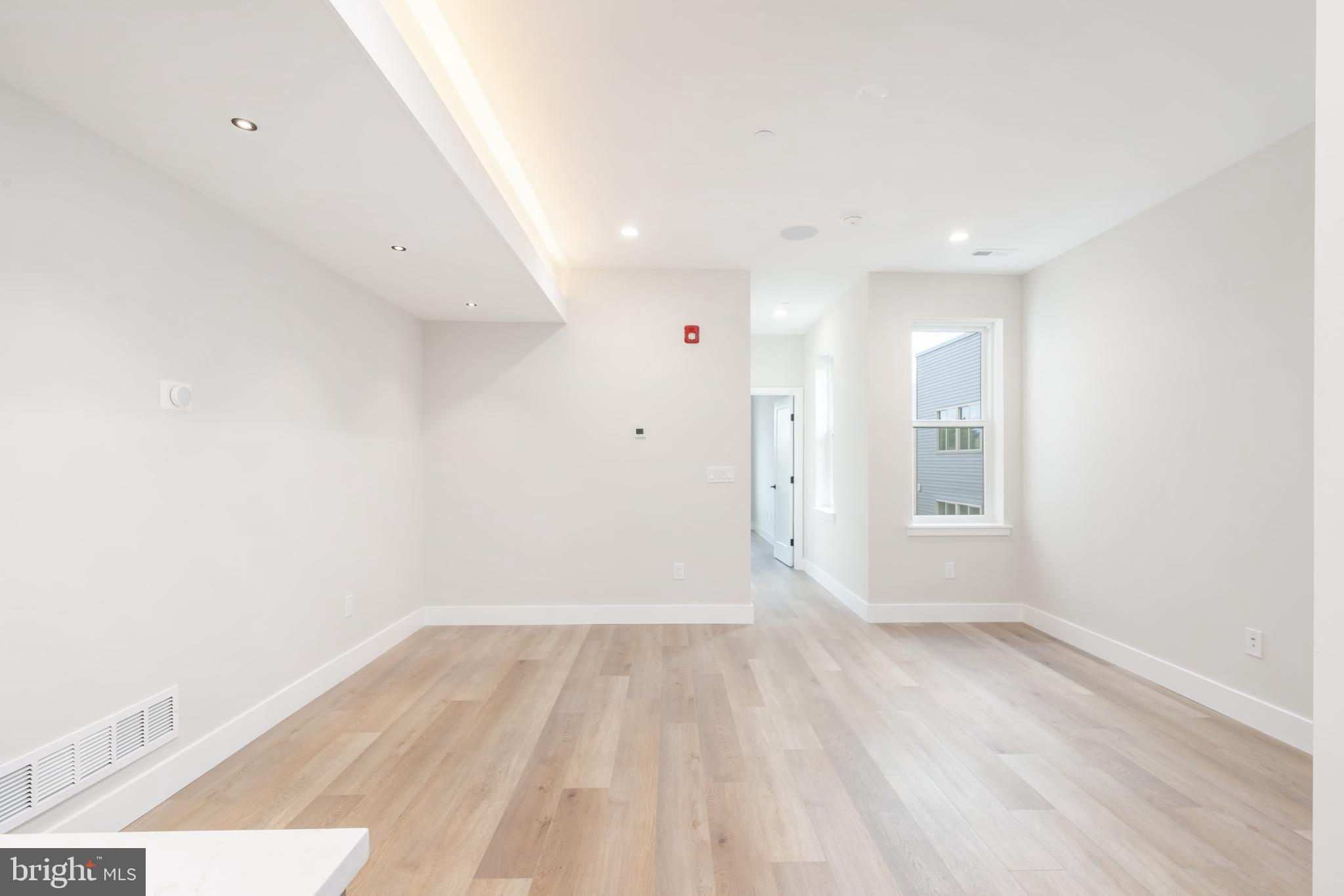 LUDLOW - Residential Income