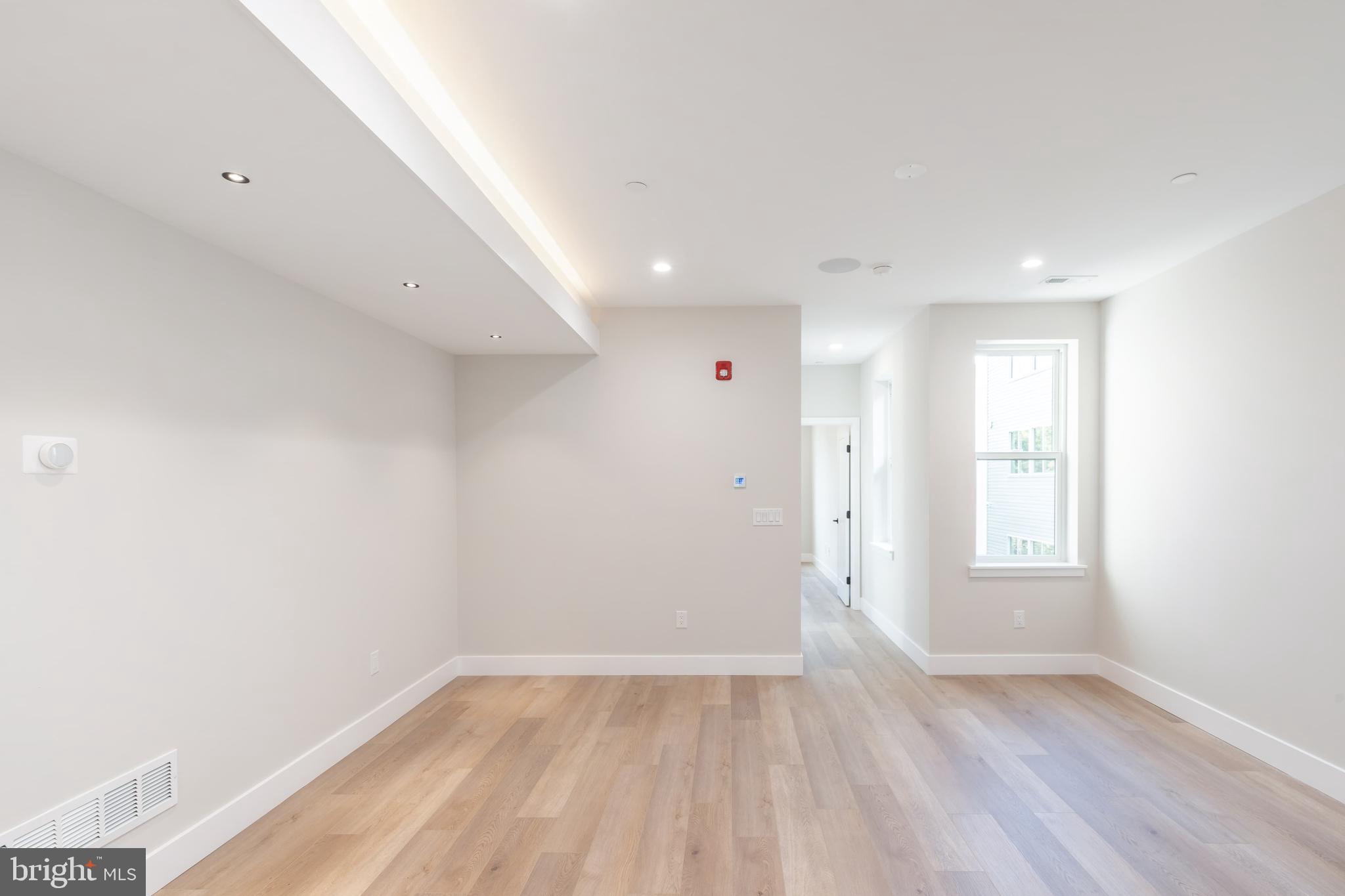 LUDLOW - Residential Income