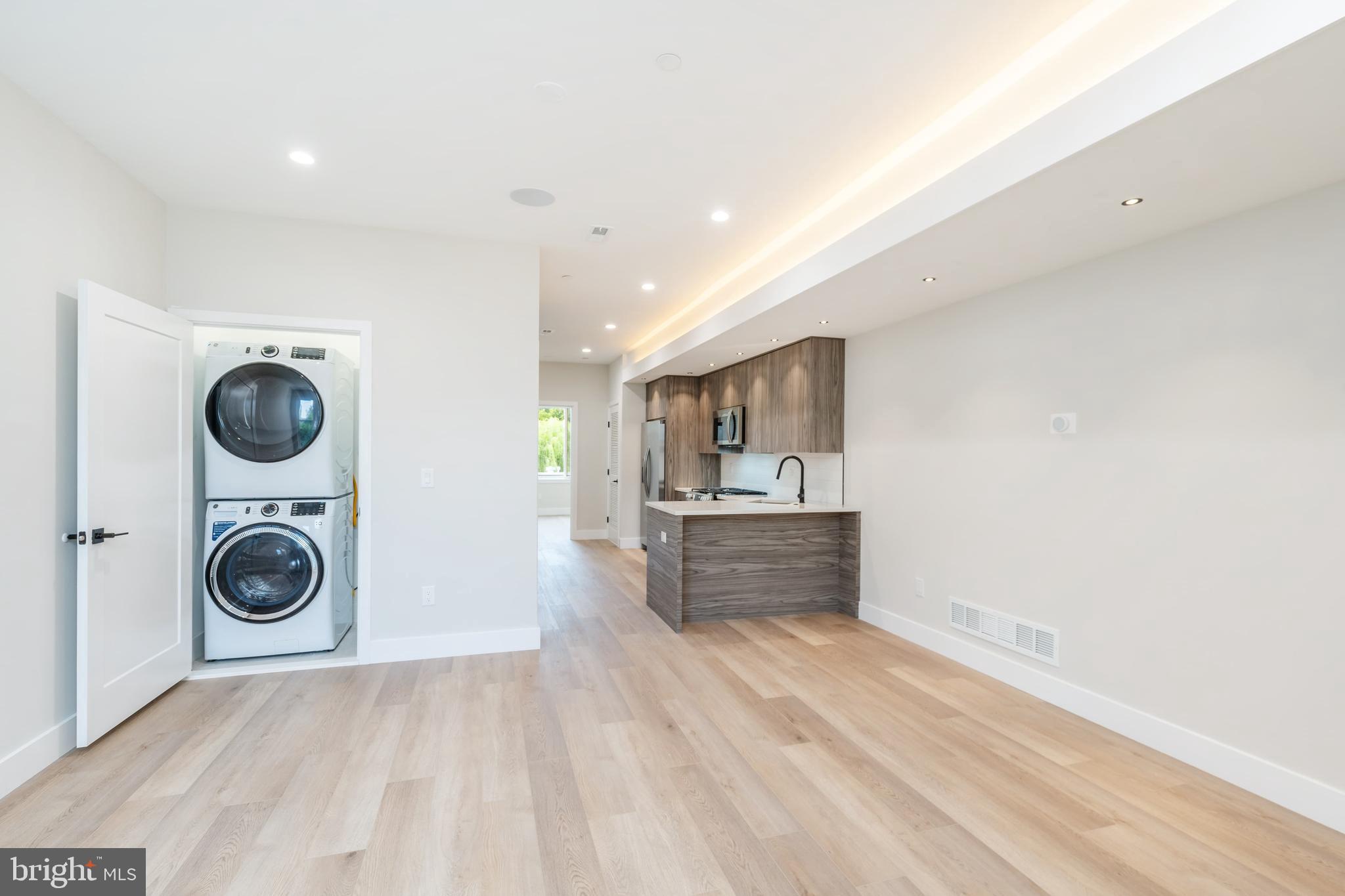 LUDLOW - Residential Income