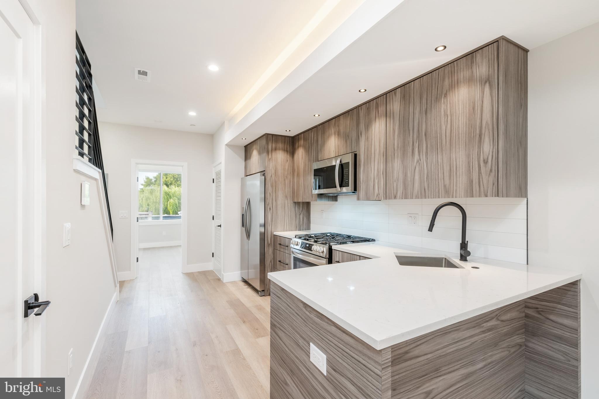 LUDLOW - Residential Income