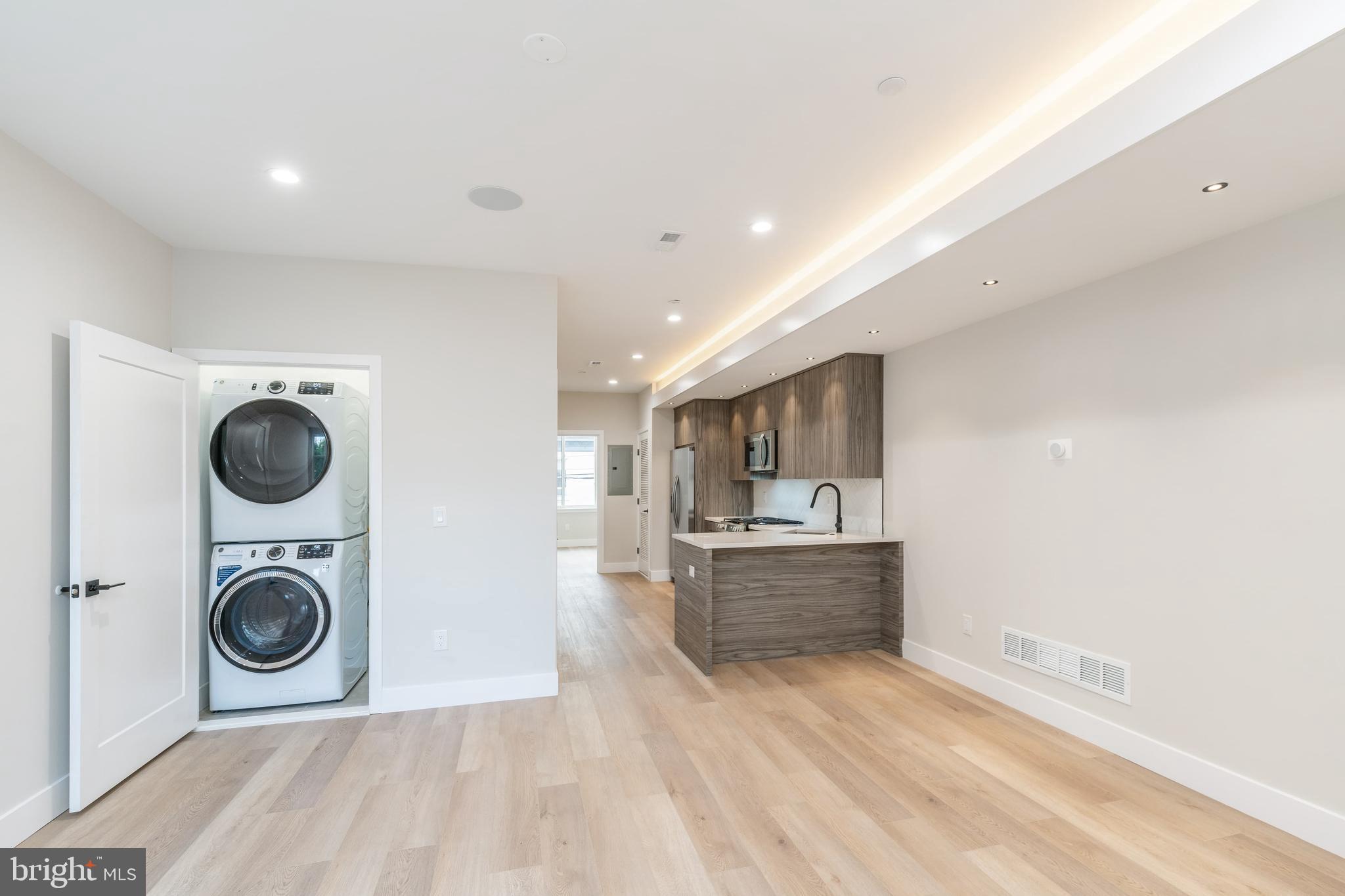 LUDLOW - Residential Income